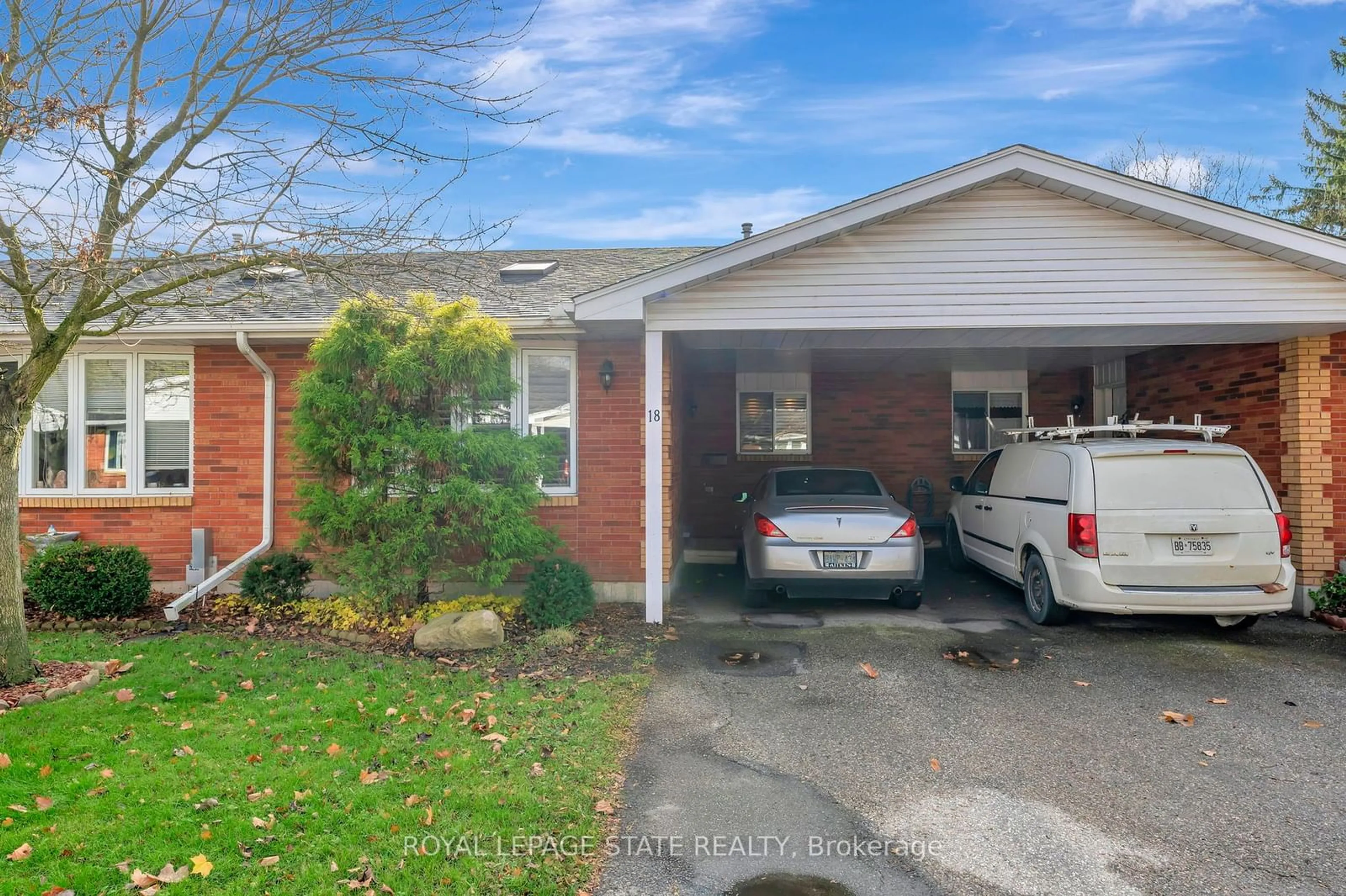 A pic from exterior of the house or condo, the street view for 1030 Colborne St #18, Brantford Ontario N3S 3T6