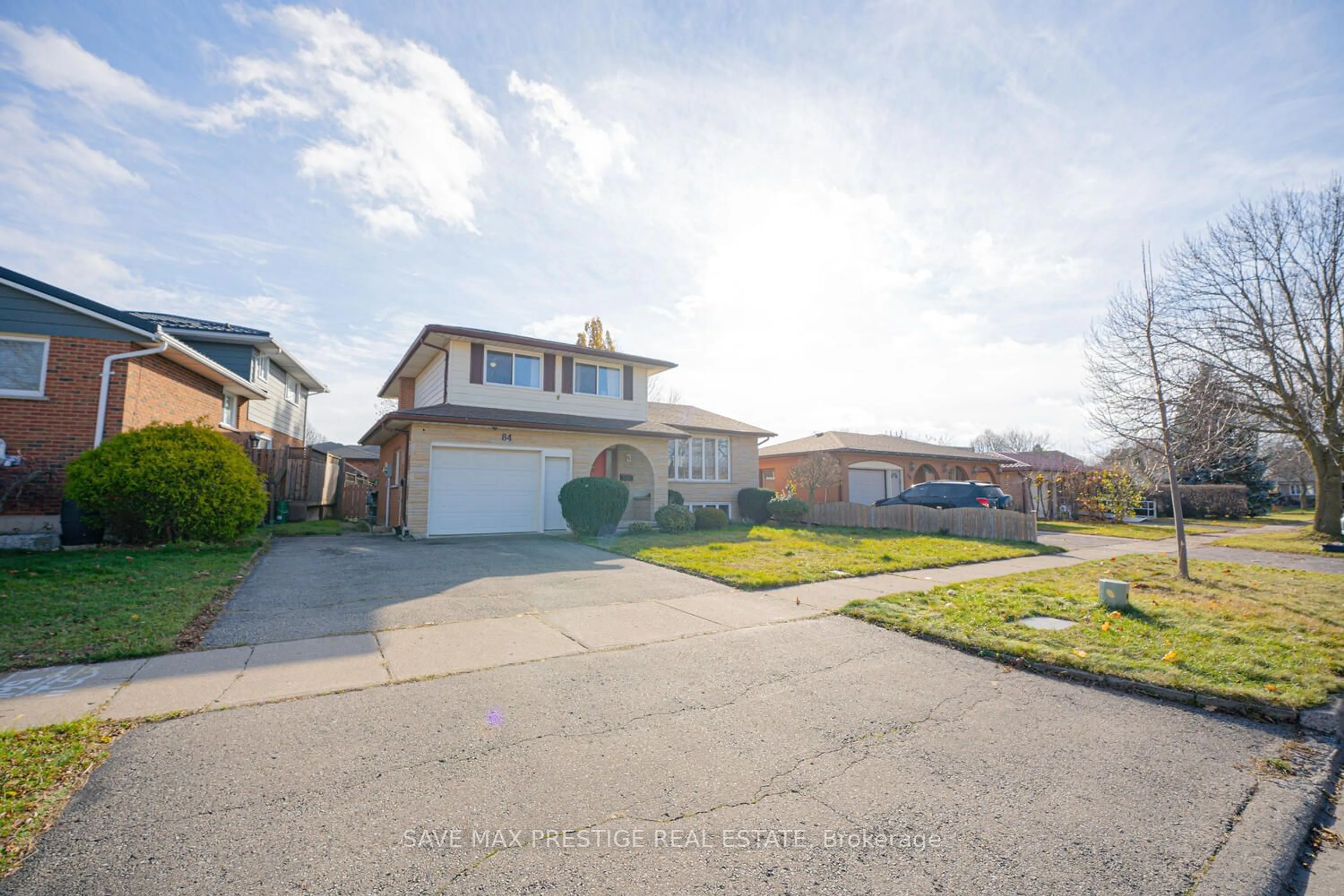 Frontside or backside of a home, the street view for 84 WIMBLETON Cres, Kitchener Ontario N2B 3K5