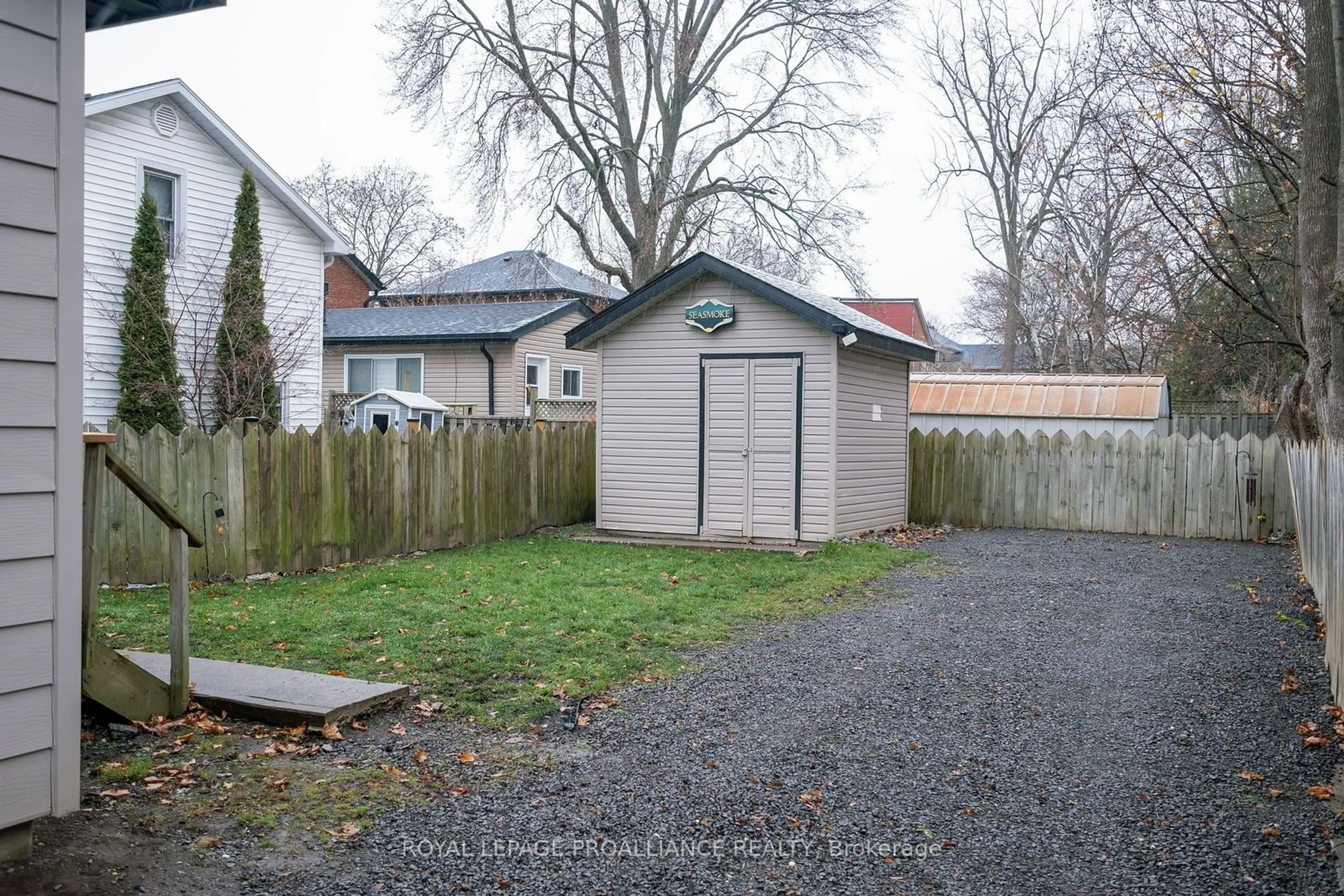 Shed for 70 Queen St, Belleville Ontario K8N 1T9