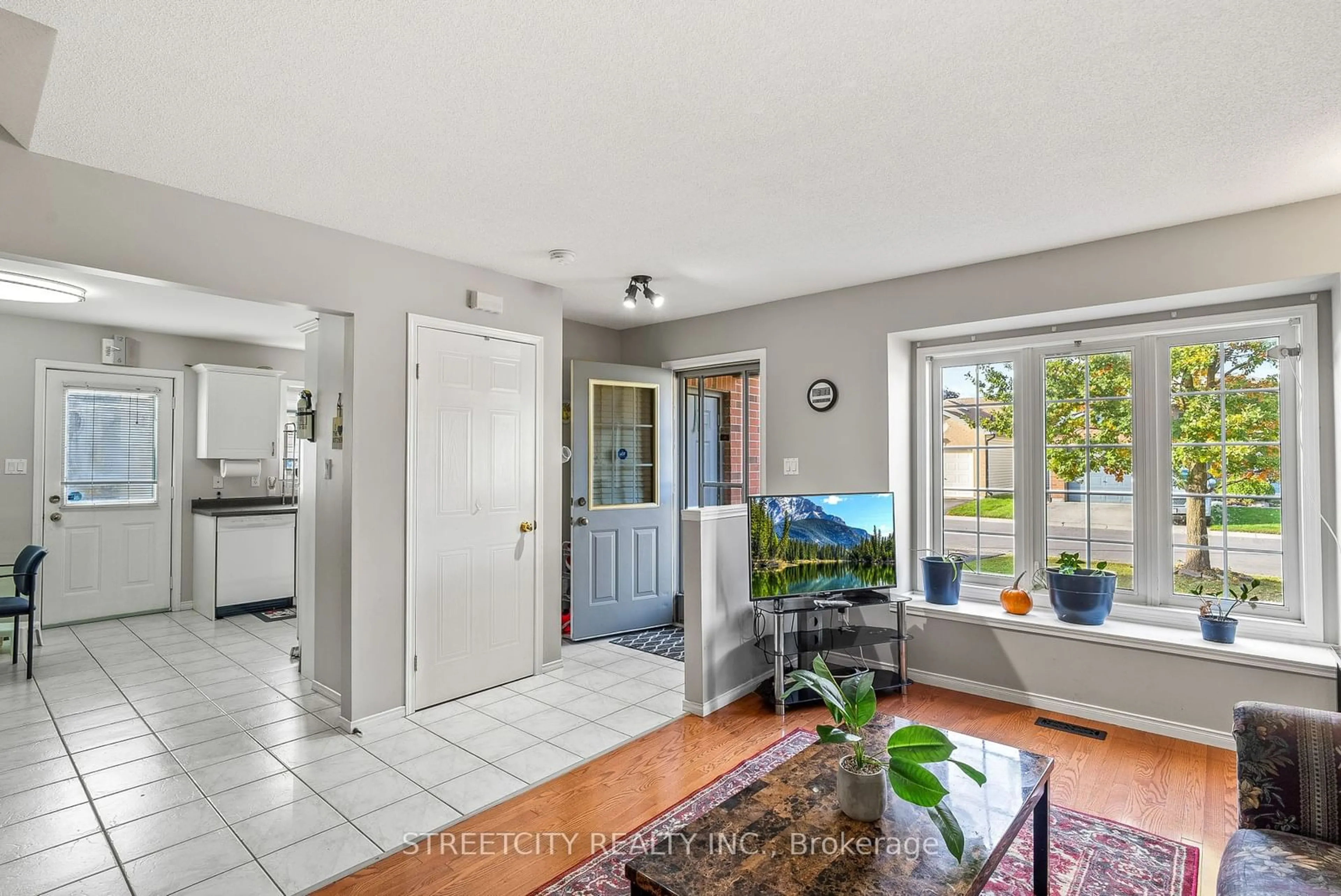 Indoor entryway for 335 Light House Rd #41, London Ontario N6M 1J8