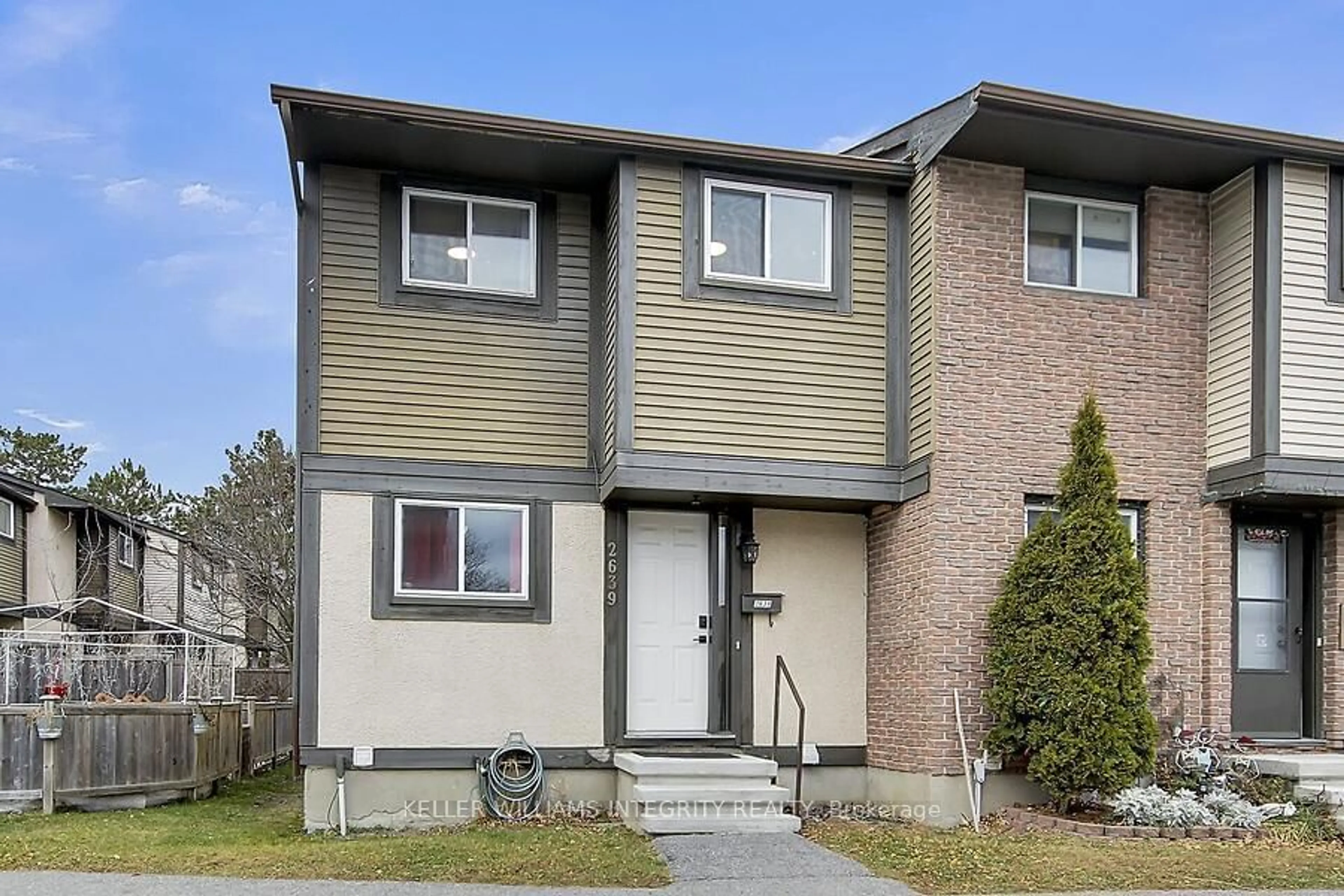 A pic from exterior of the house or condo, cottage for 2639 Pimlico Cres #17, Blossom Park - Airport and Area Ontario K1T 2A6