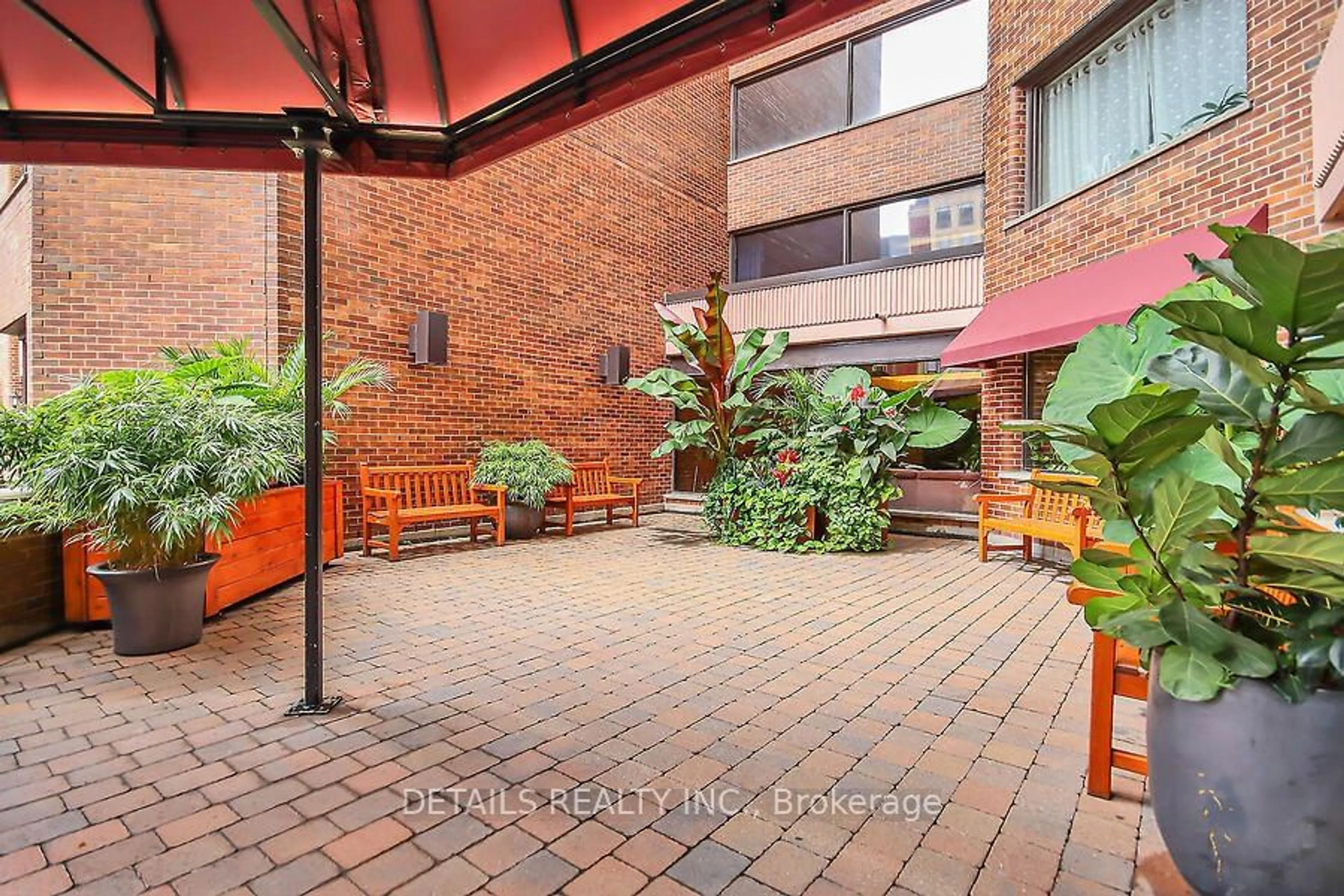 Patio, the front or back of building for 151 Bay St #204, Ottawa Centre Ontario K1R 7T2