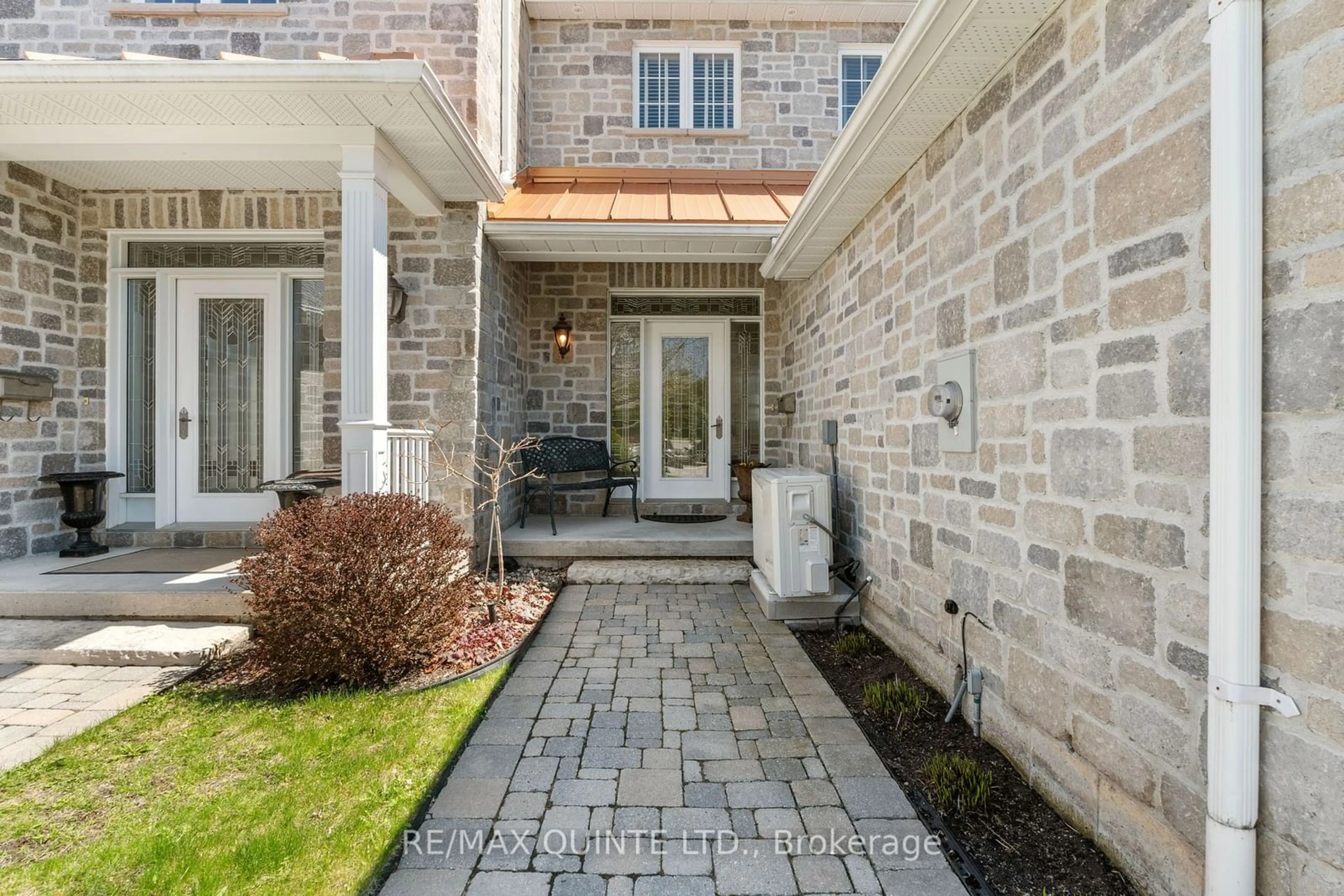 Indoor entryway, ceramic floors for 50 GRACEFIELD Lane #12, Belleville Ontario K8P 5N6