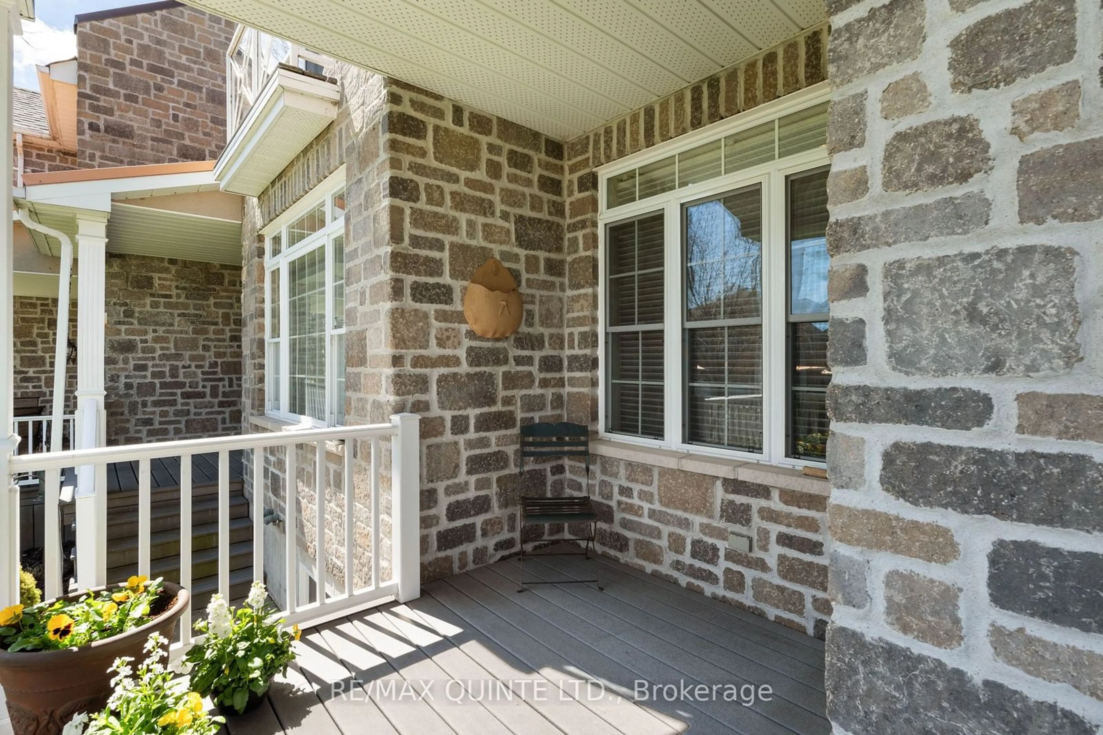 Indoor entryway, cement floor for 50 GRACEFIELD Lane #12, Belleville Ontario K8P 5N6