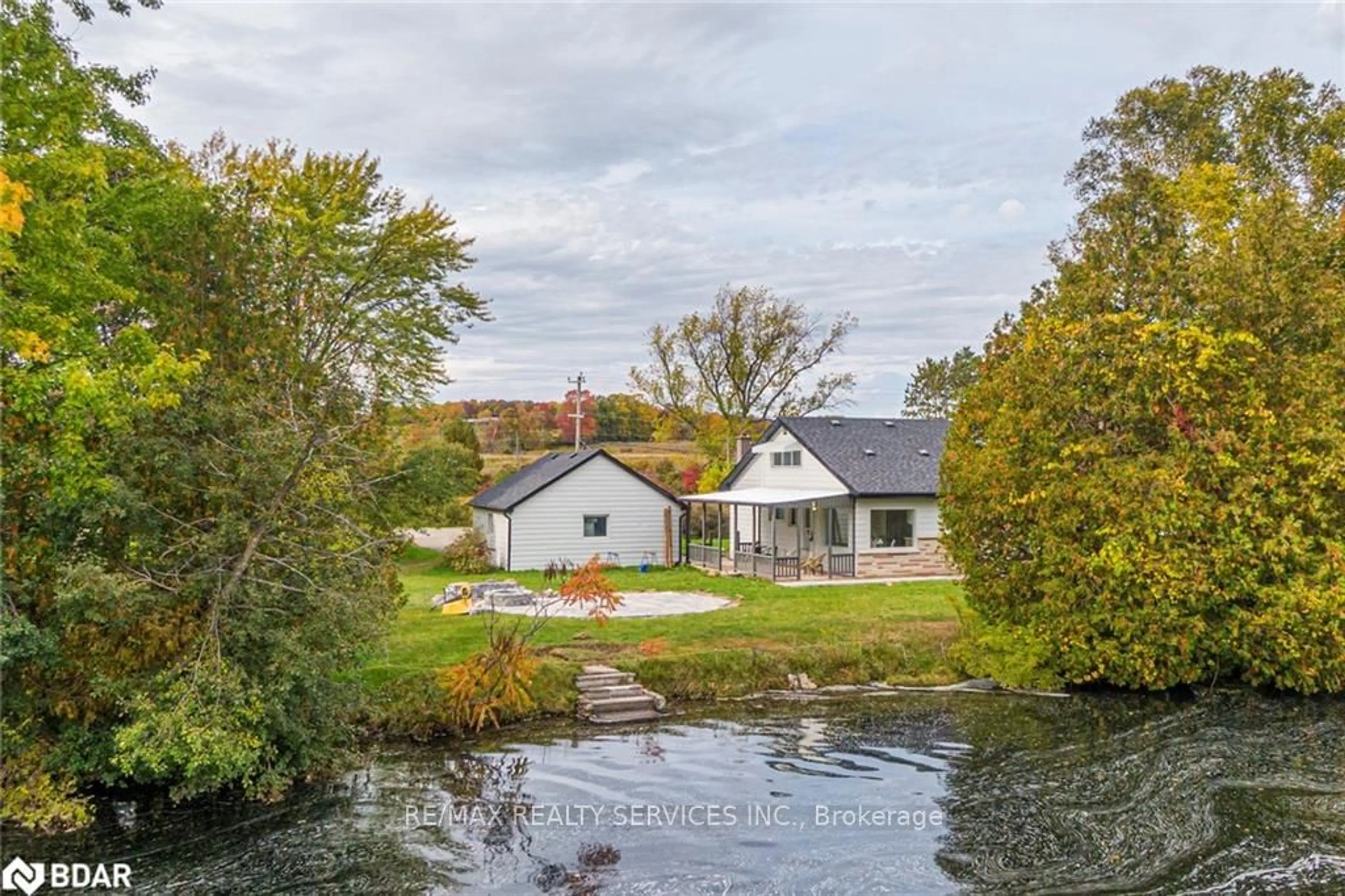 A pic from exterior of the house or condo, cottage for 885 Glen Cedar Dr, Smith-Ennismore-Lakefield Ontario K9J 6X5