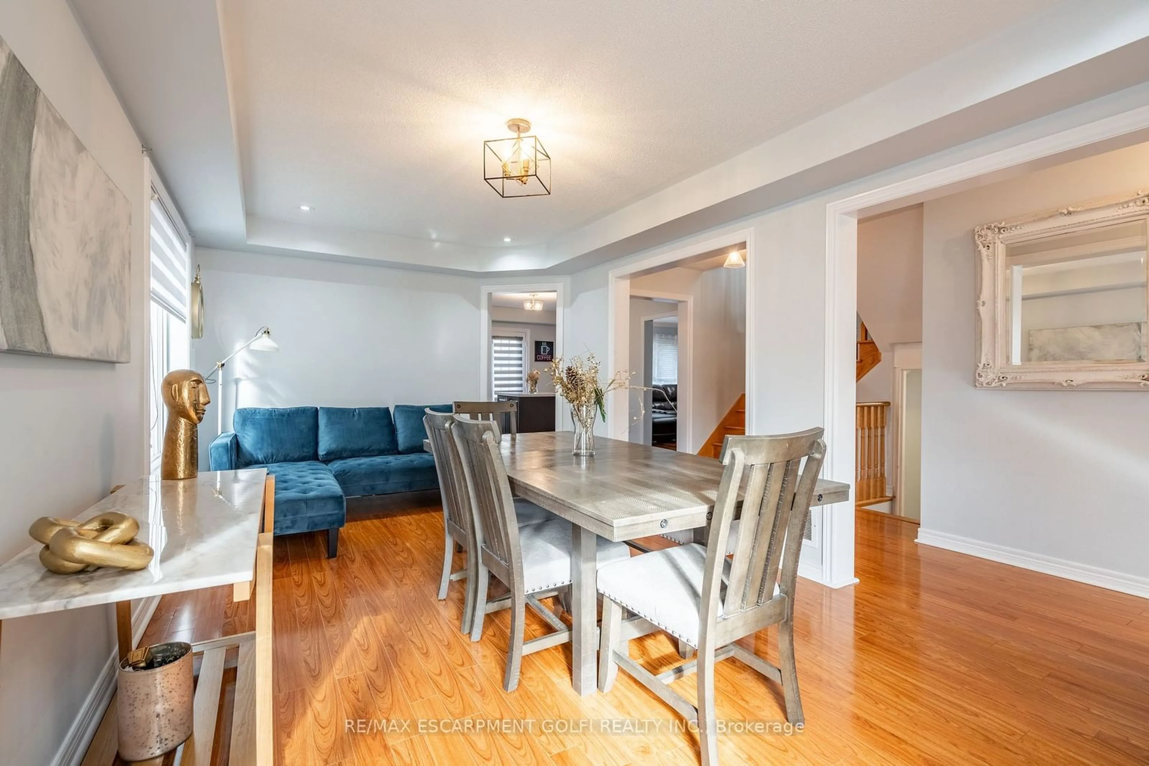 Dining room, wood floors for 82 BARRETT Ave, Brantford Ontario N3S 0B4