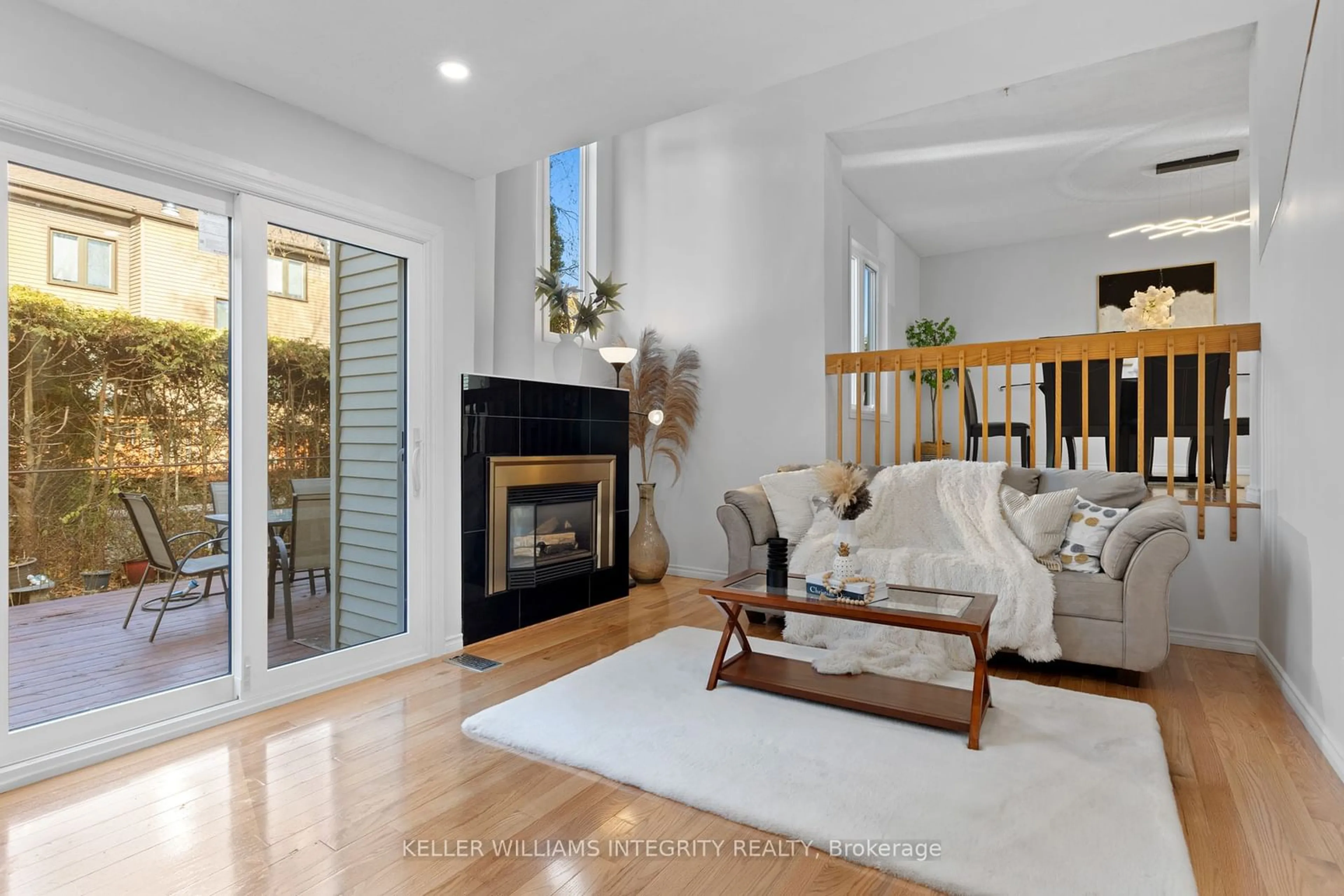 Living room, wood floors for 17 Welby Crt, Hunt Club - Windsor Park Village and Area Ontario K1V 0H7