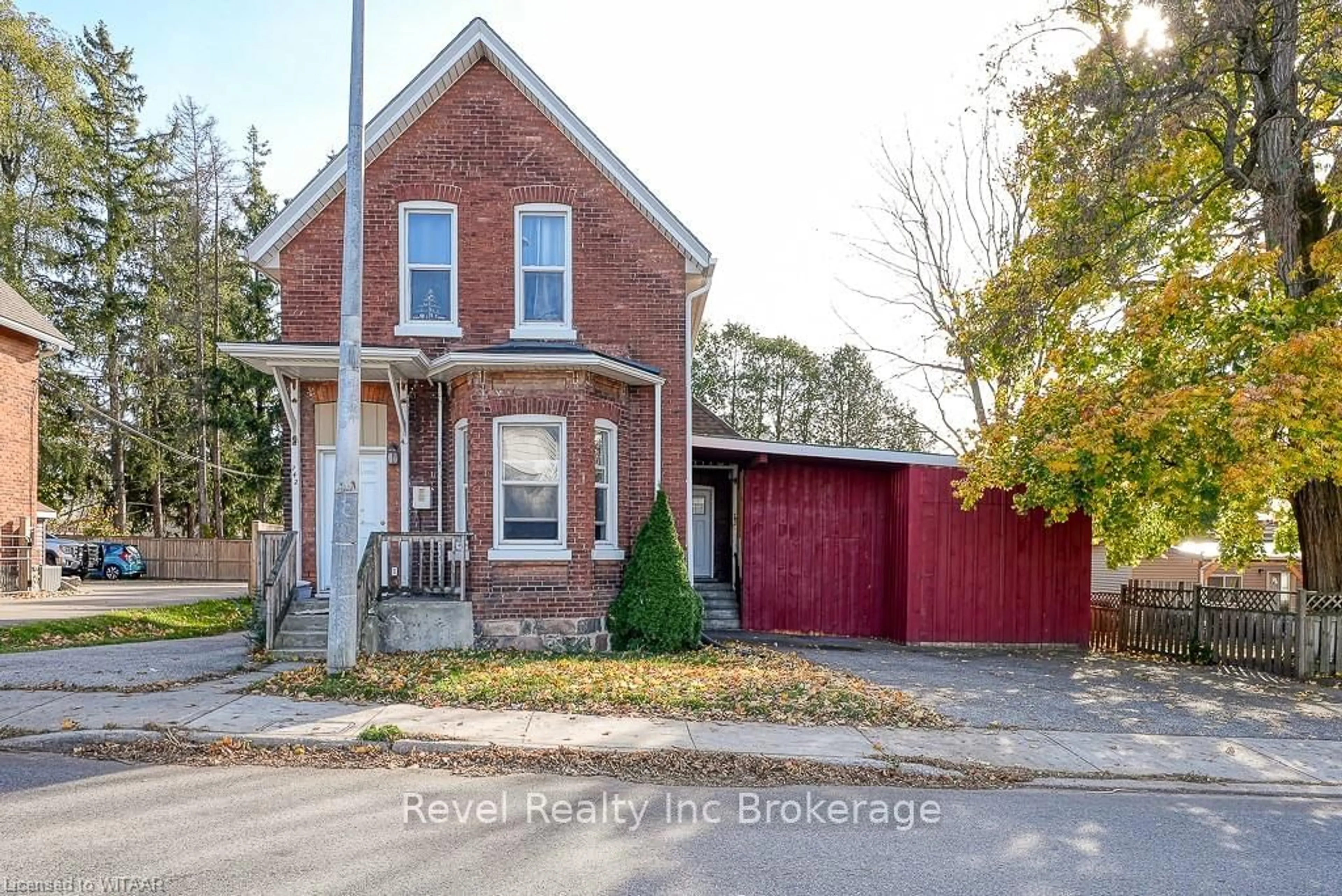 Frontside or backside of a home, the street view for 742 DUNDAS St, Woodstock Ontario N4S 1E9