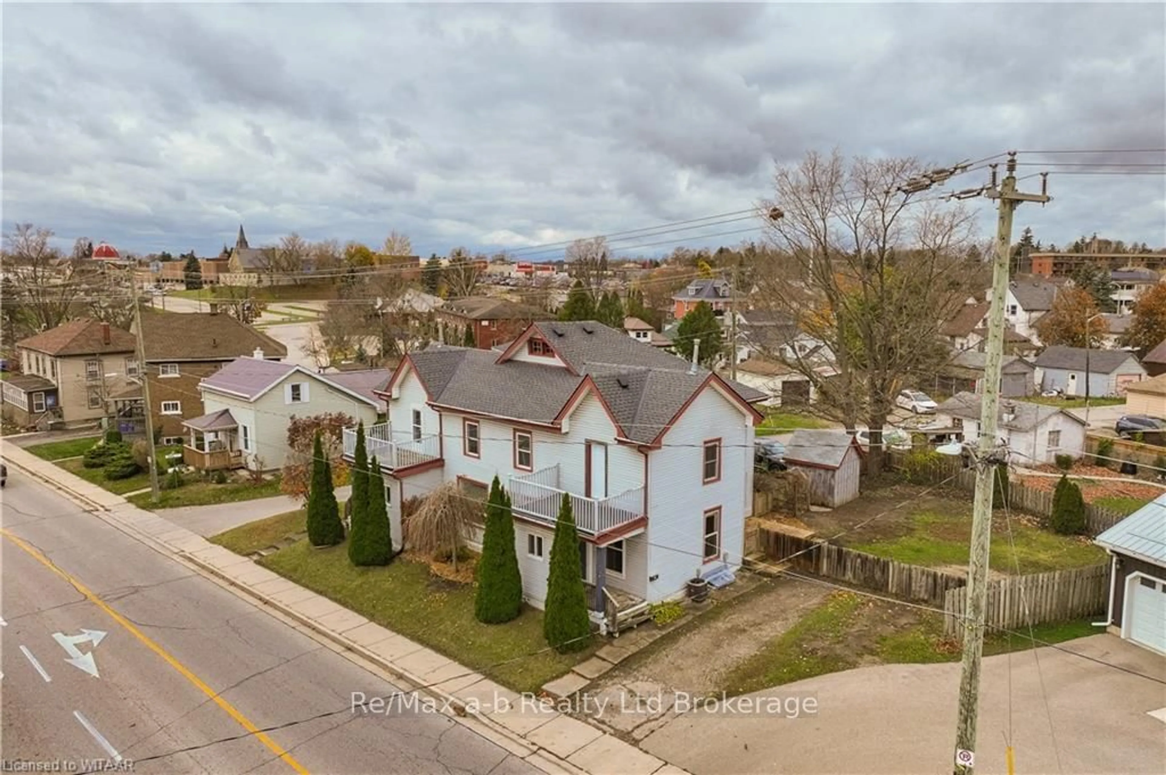 Frontside or backside of a home, the street view for 72-74 BROCK St, Tillsonburg Ontario N4G 1Z8