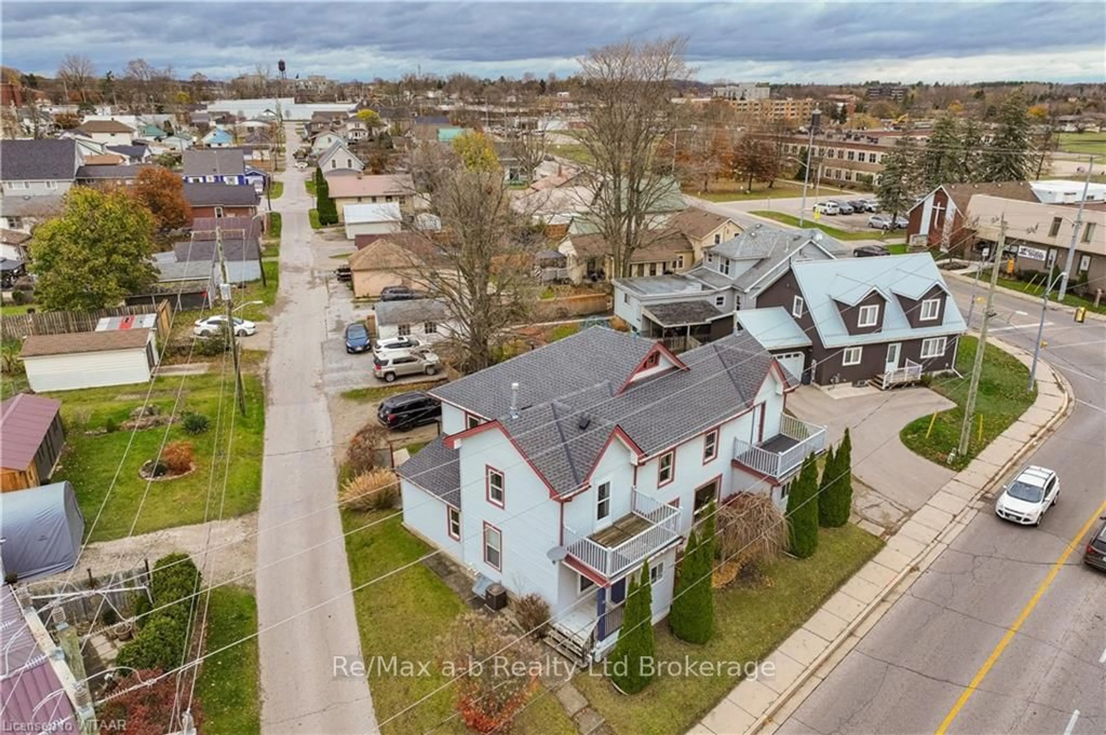 Frontside or backside of a home, the street view for 72-74 BROCK St, Tillsonburg Ontario N4G 1Z8