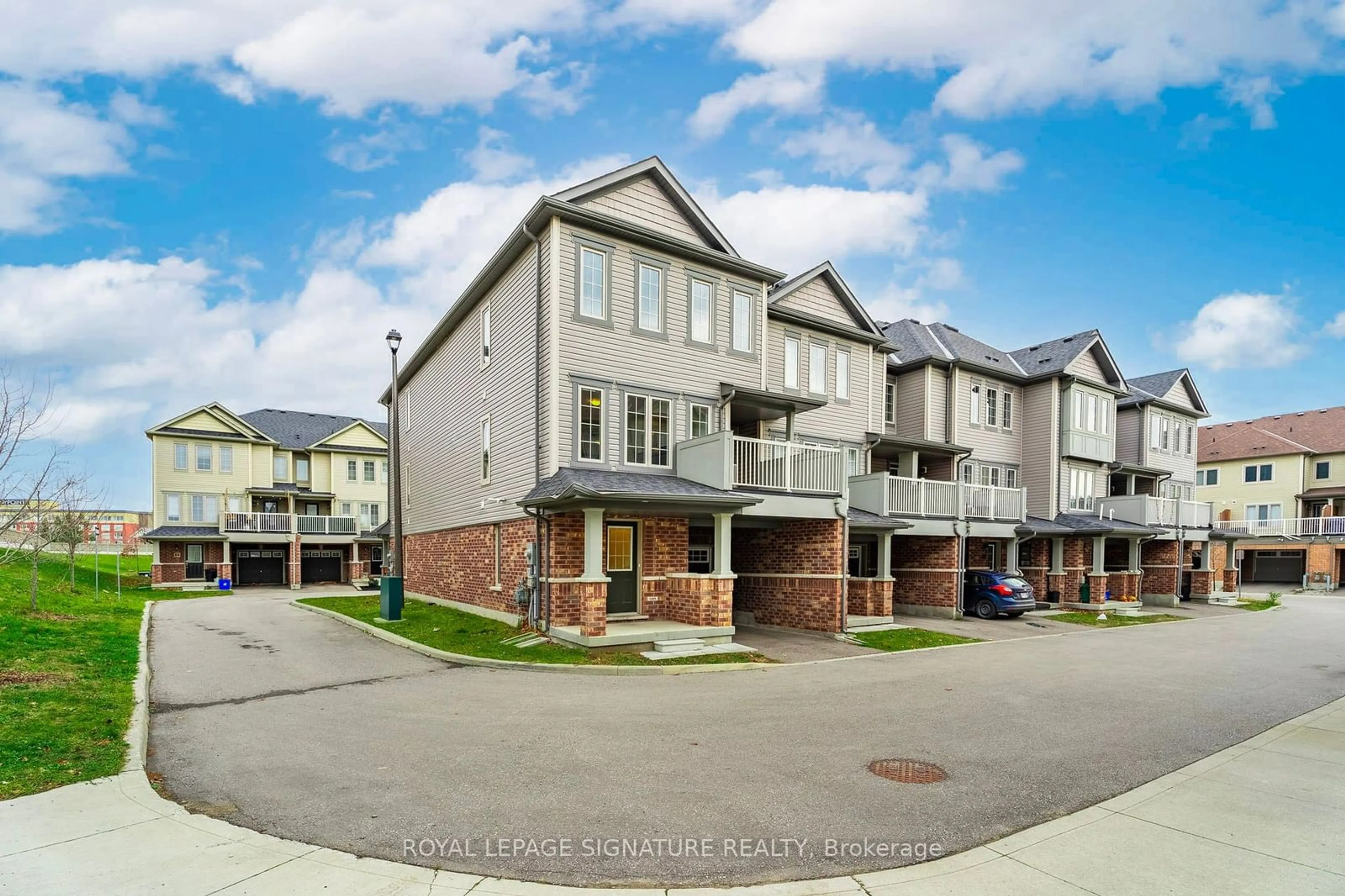 A pic from exterior of the house or condo, the street view for 420 Linden Dr #28, Cambridge Ontario N3H 0C6