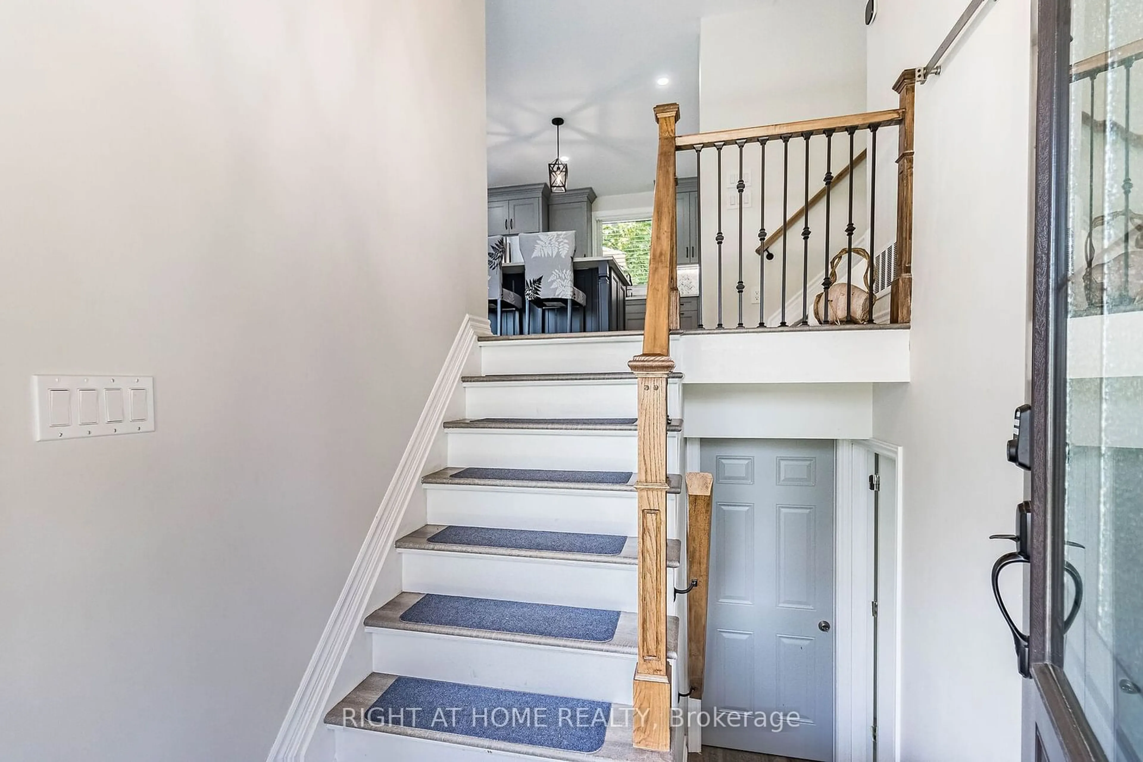 Stairs for 248 Mary St, Guelph/Eramosa Ontario N0B 2K0