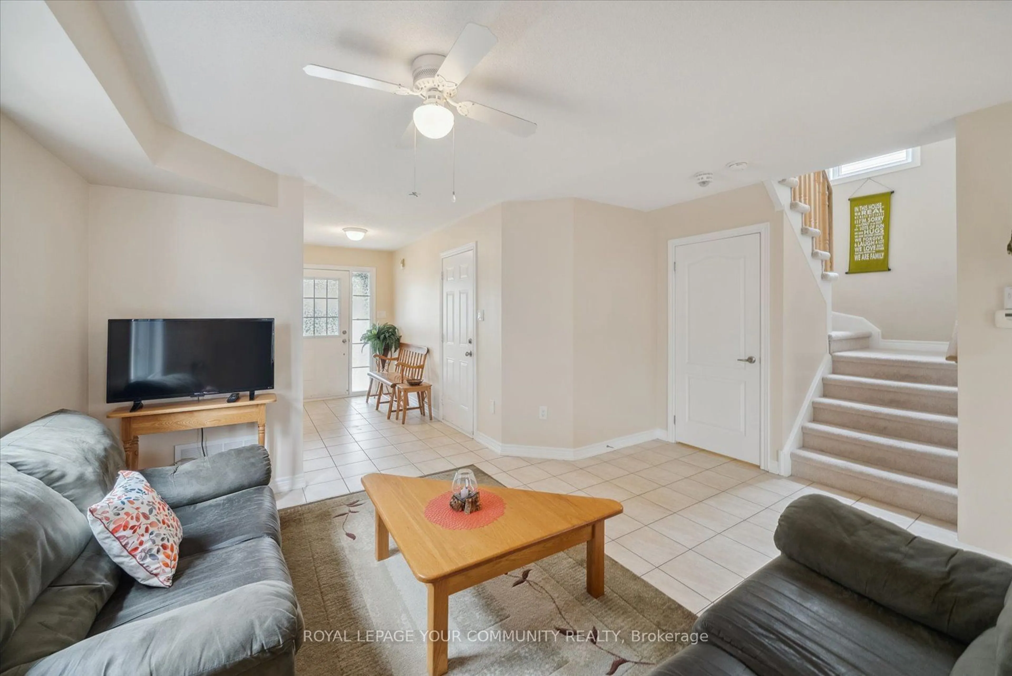 Living room, wood floors for 37 Gunsolus Rd, Kawartha Lakes Ontario K9V 0E4