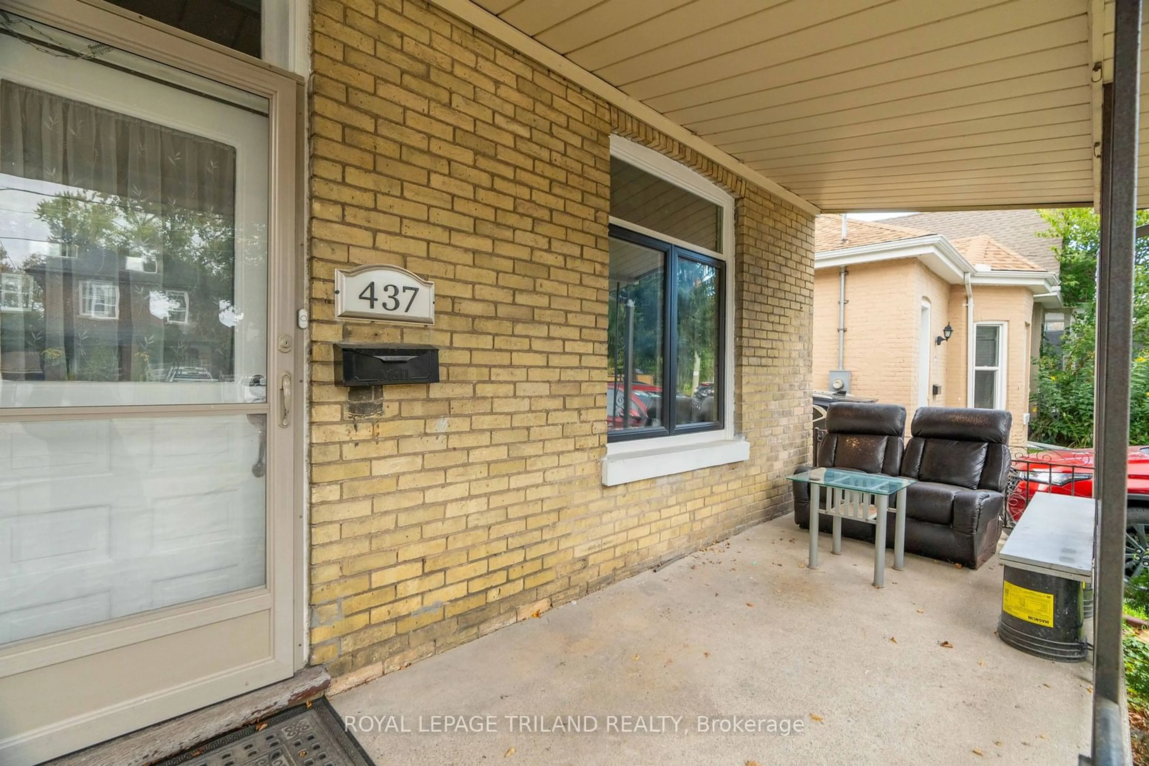 Patio, the street view for 437 Quebec St, London Ontario N5W 3Y2