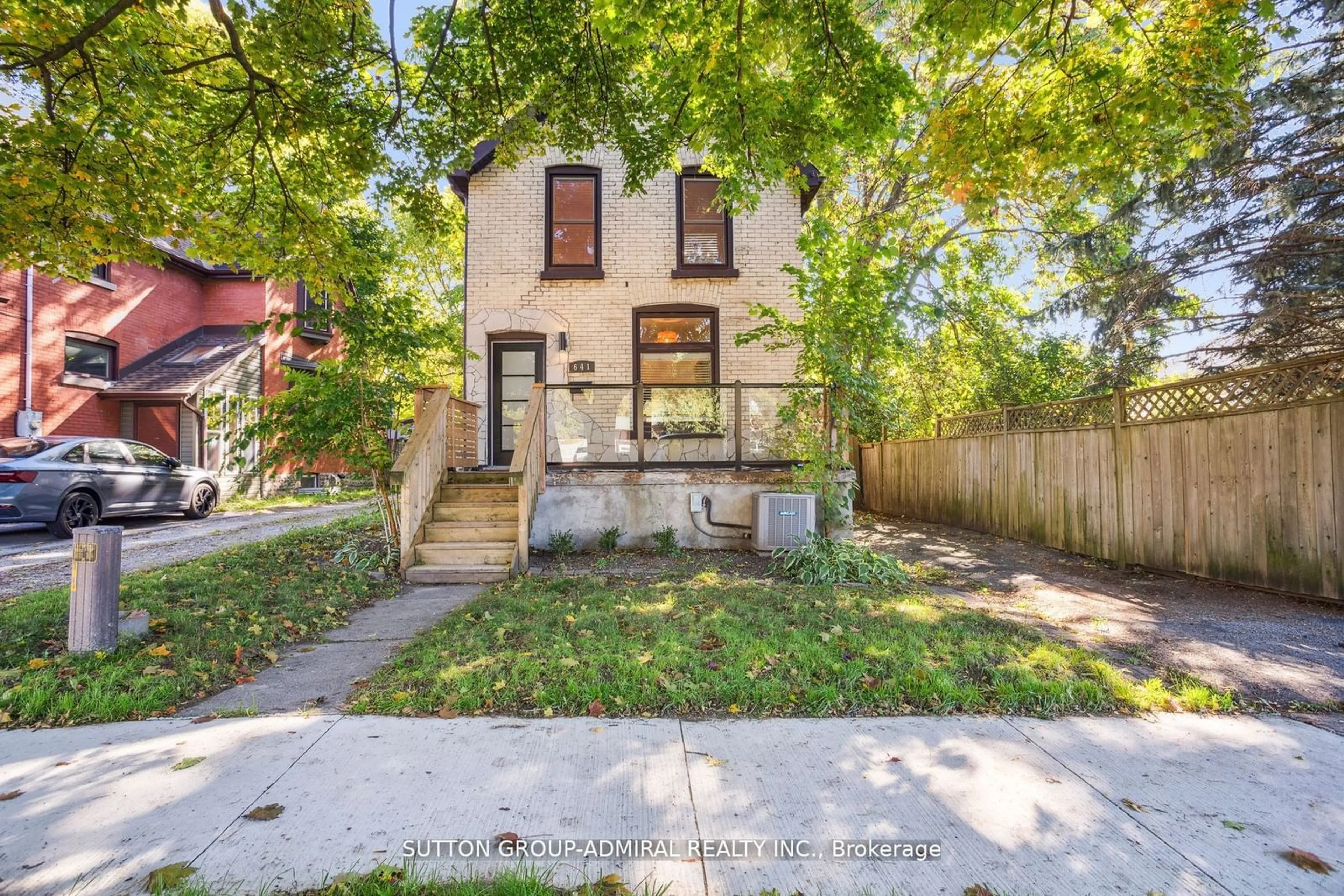 Frontside or backside of a home, the fenced backyard for 641 Piccadilly St, London Ontario N5Y 3B1