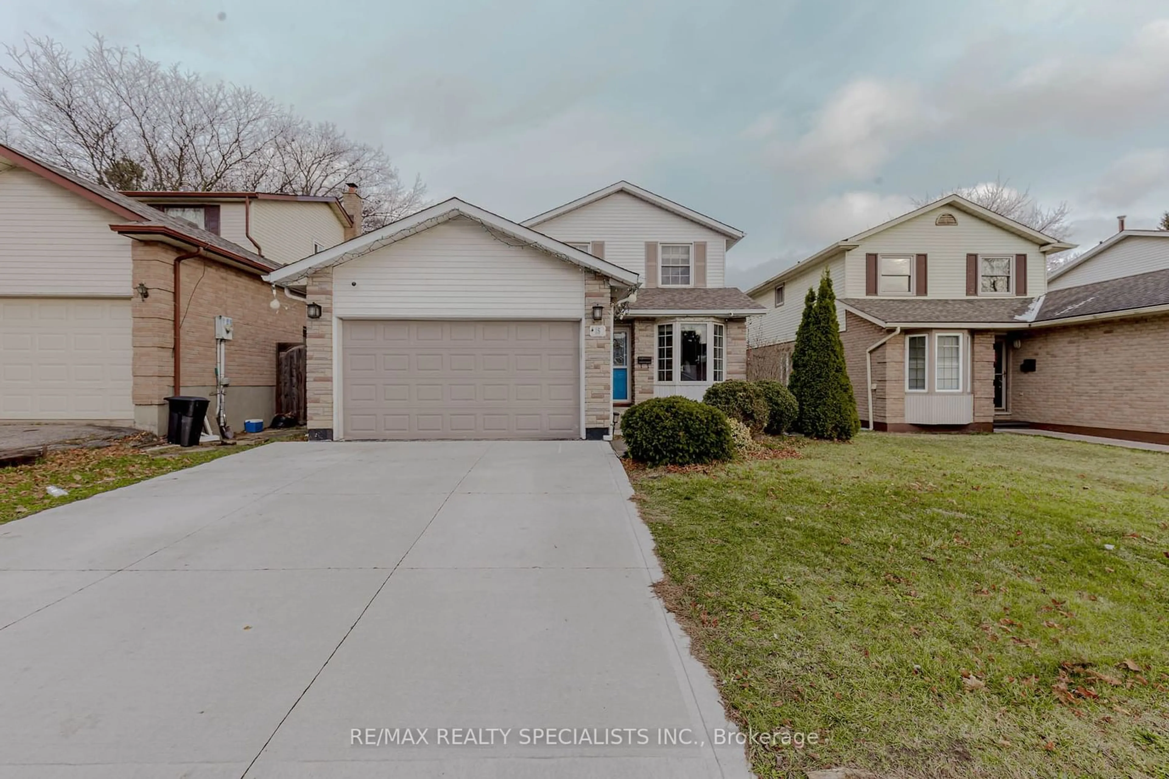 Frontside or backside of a home, the street view for 15 Cindy Ave, Cambridge Ontario N3C 3K9