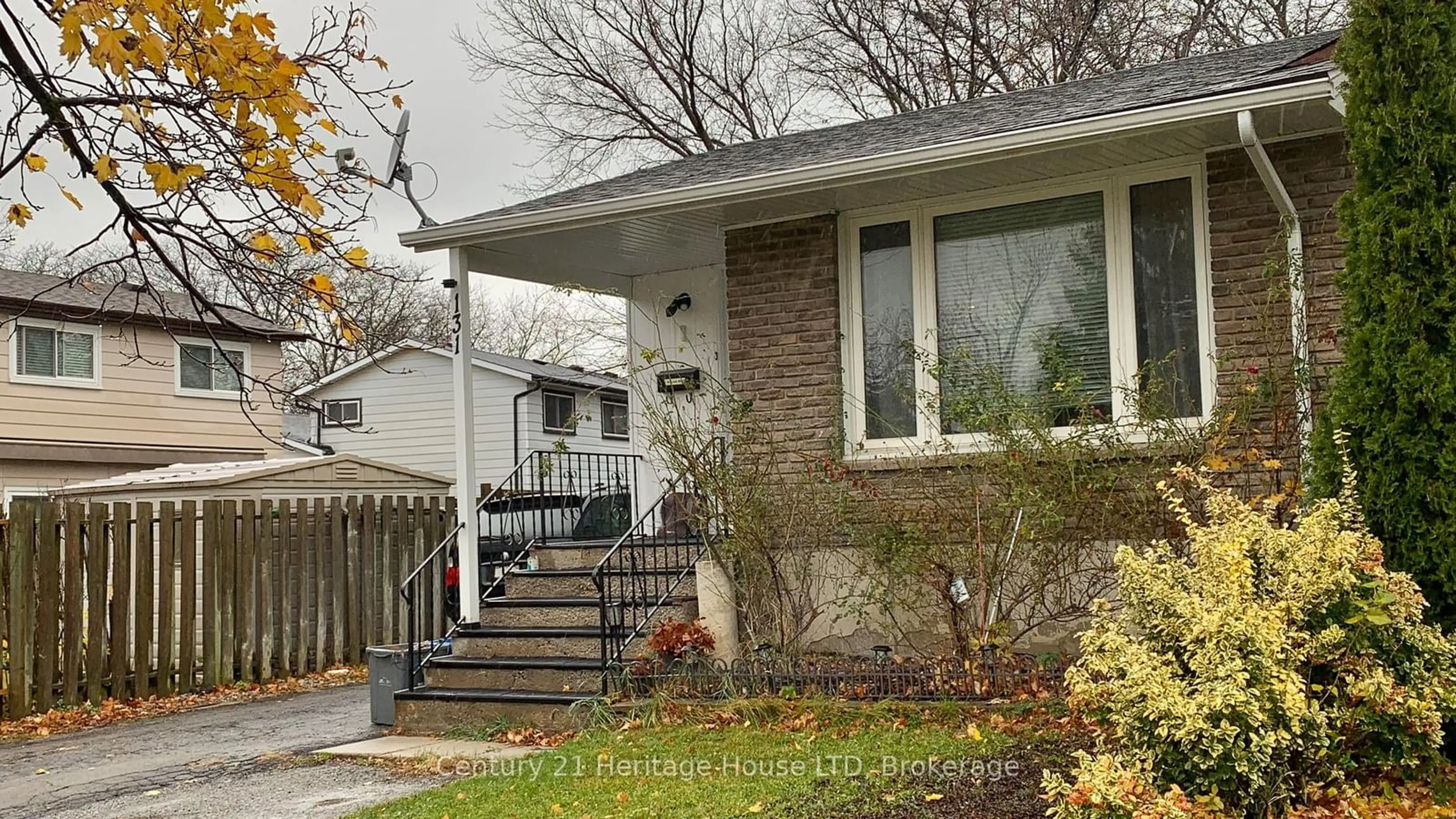 Frontside or backside of a home, cottage for 131 Linwell Rd, St. Catharines Ontario L2N 6H2