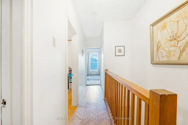 Additional property image - 528 Hughson St