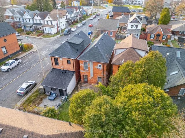Additional property image - 528 Hughson St