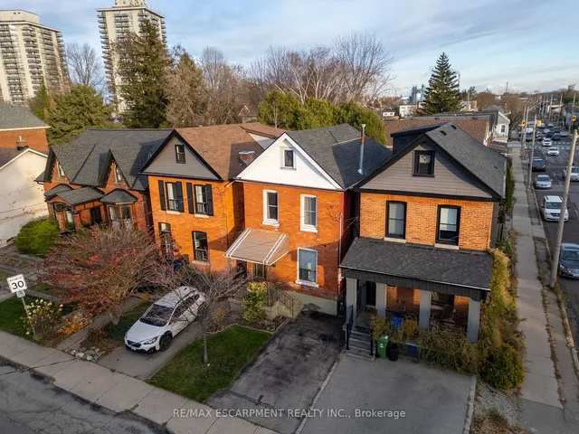 Additional property image - 528 Hughson St