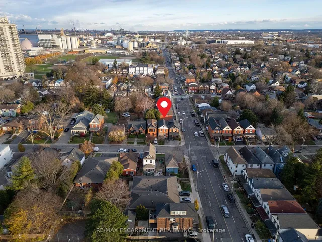 Additional property image - 528 Hughson St
