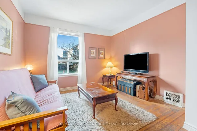 Additional property image - 528 Hughson St