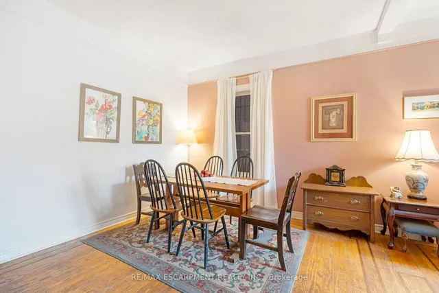Additional property image - 528 Hughson St