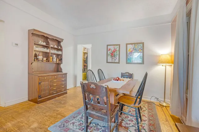 Additional property image - 528 Hughson St
