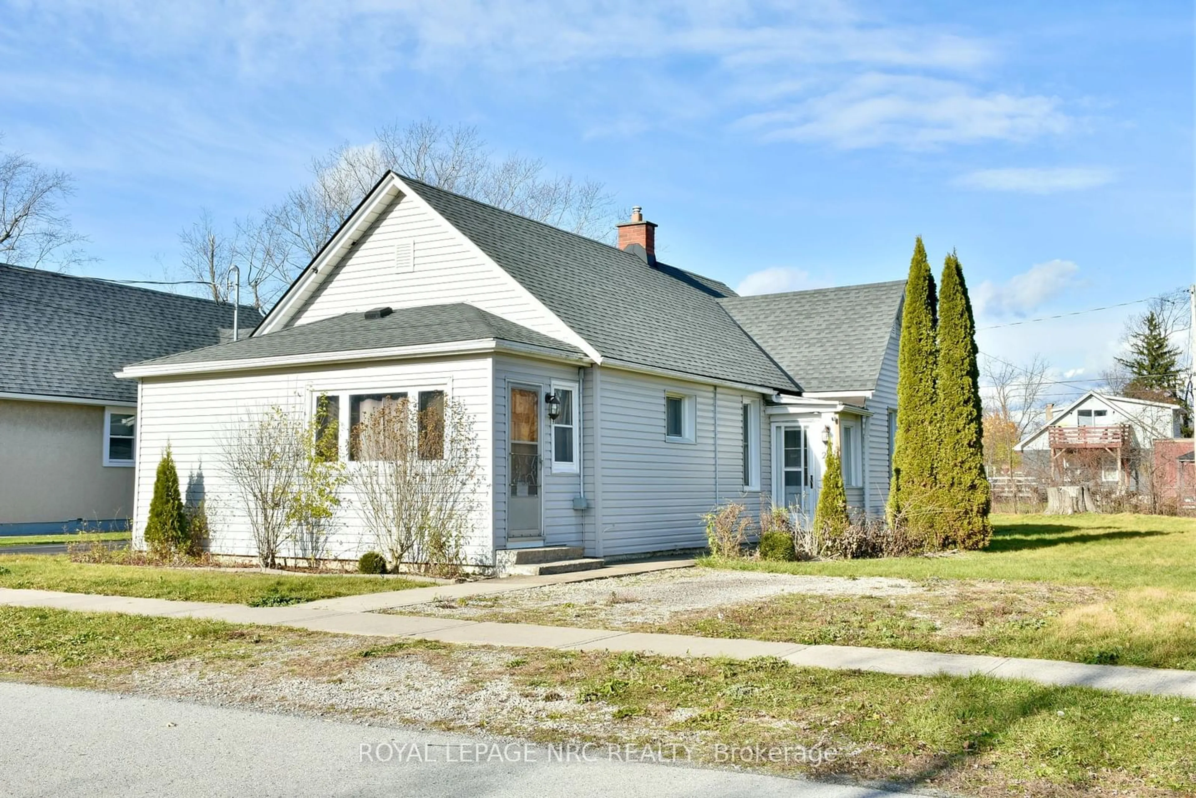 Frontside or backside of a home, cottage for 228 Courtwright St, Fort Erie Ontario L2A 2R8