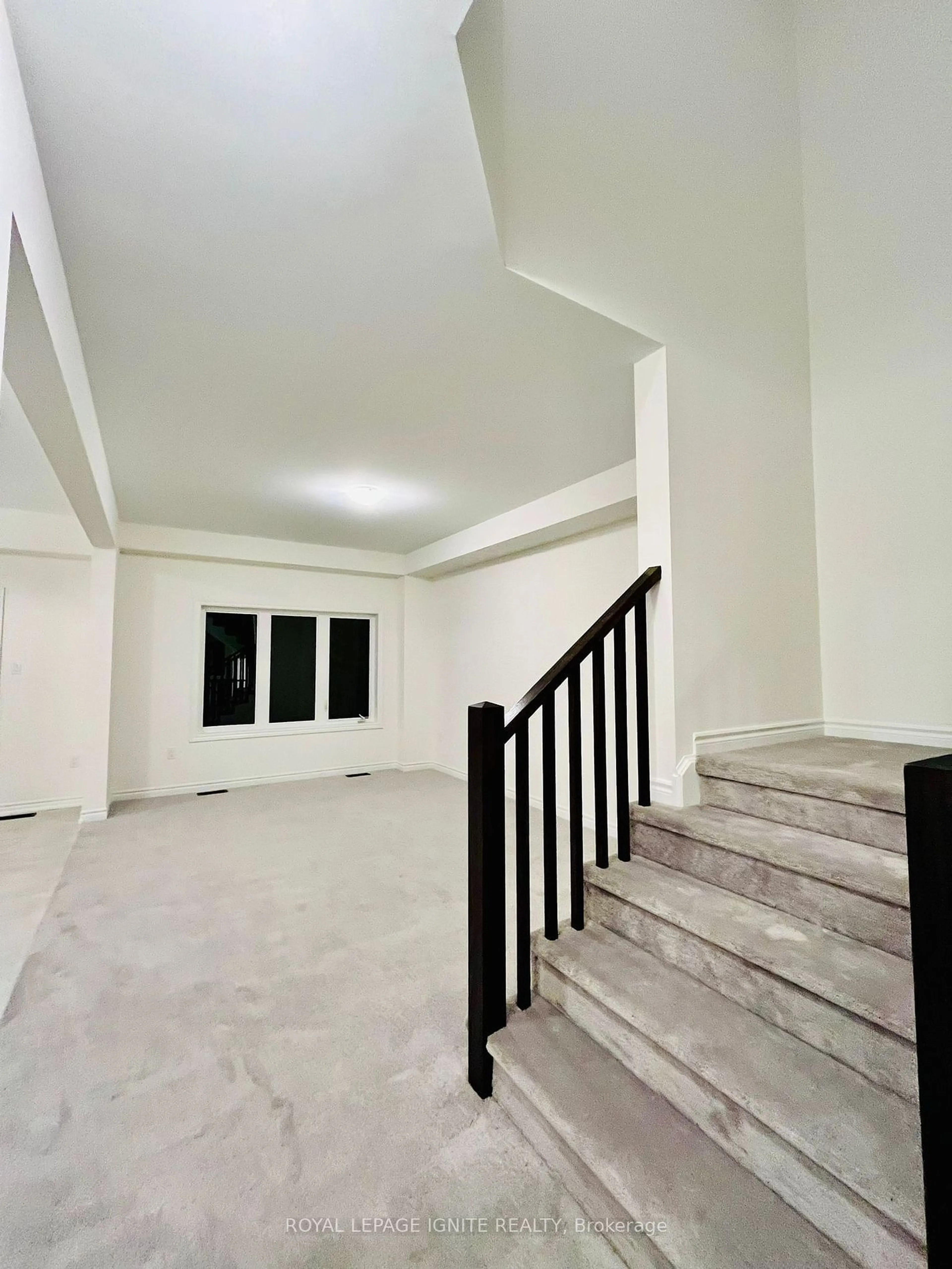 Indoor foyer, not visible floor for 18 Tooker Dr, Brantford Ontario N3V 0B6