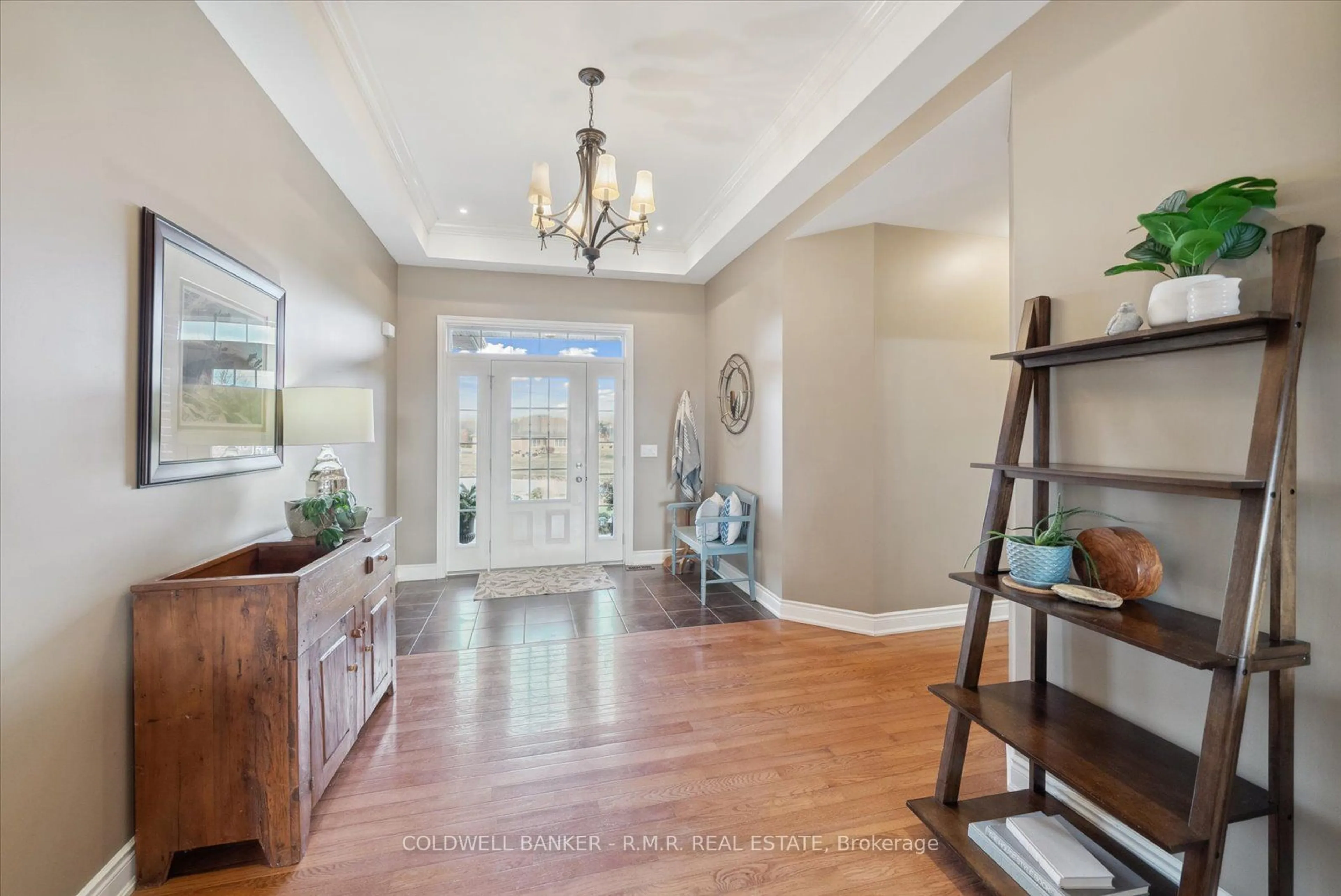 Indoor entryway, wood floors for 42 Jean Davey Rd, Hamilton Township Ontario K9A 0Y1