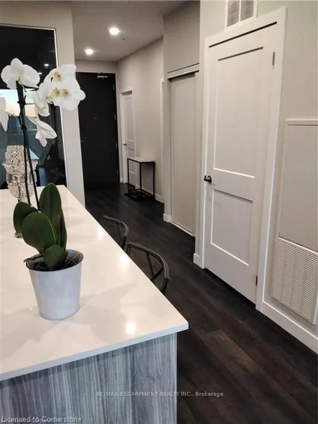 Additional property image - 15 Queen St Unit 2304