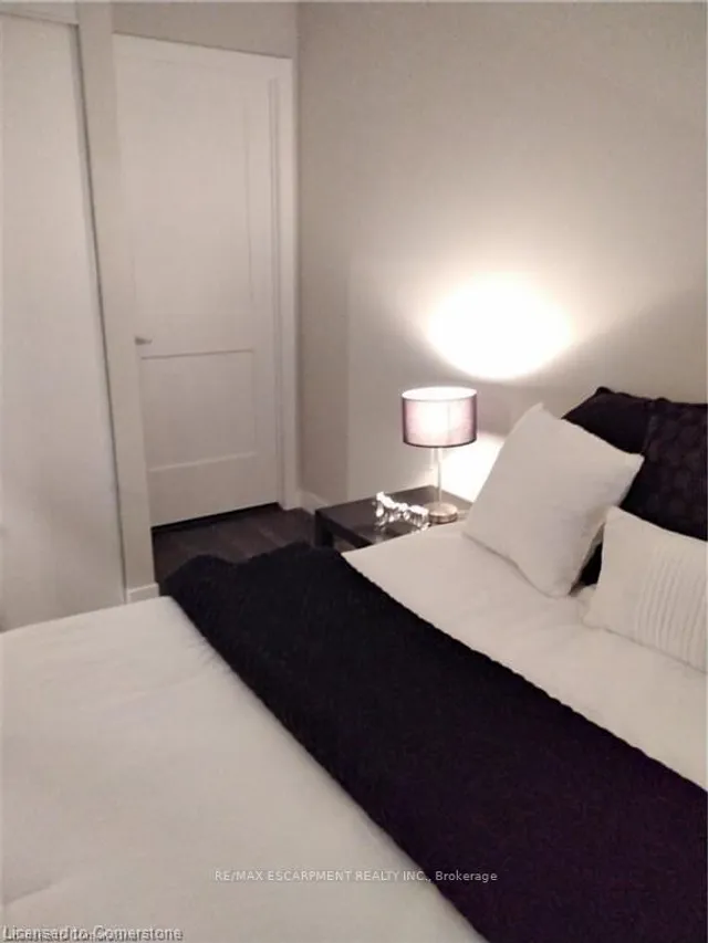 Additional property image - 15 Queen St Unit 2304