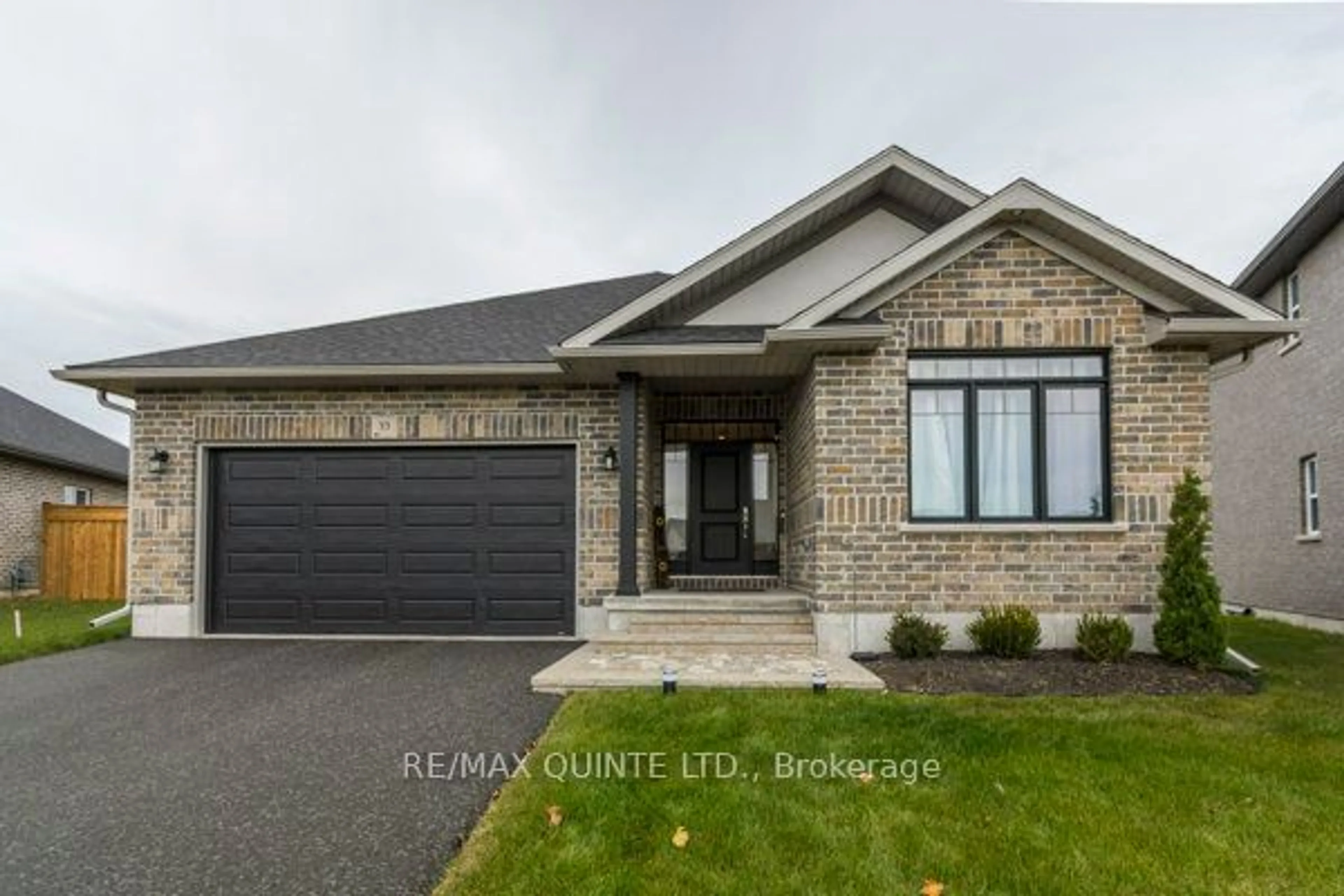 Frontside or backside of a home, cottage for 35 Raycroft Dr, Belleville Ontario K8N 0R4