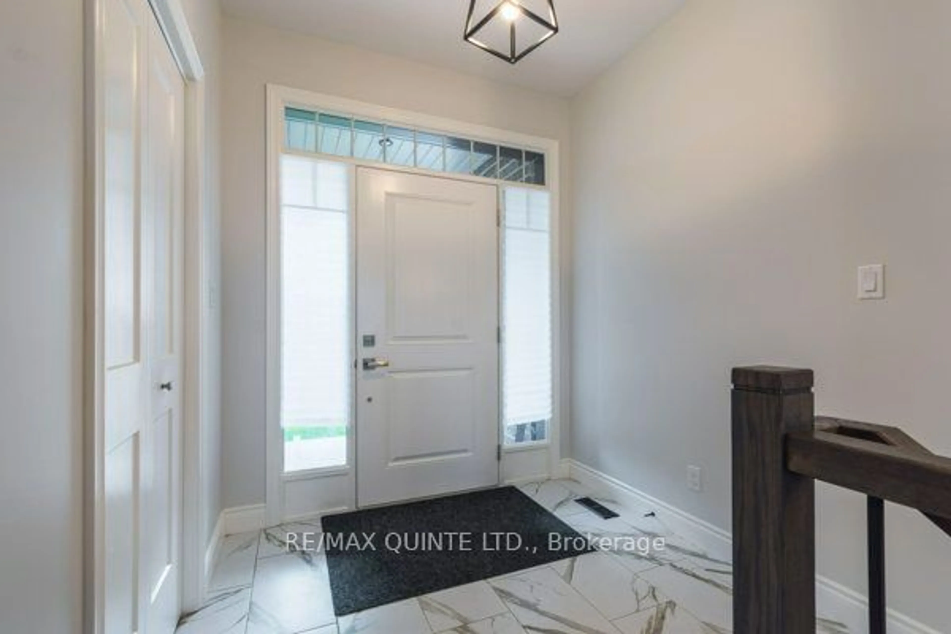 Indoor entryway, ceramic floors for 35 Raycroft Dr, Belleville Ontario K8N 0R4