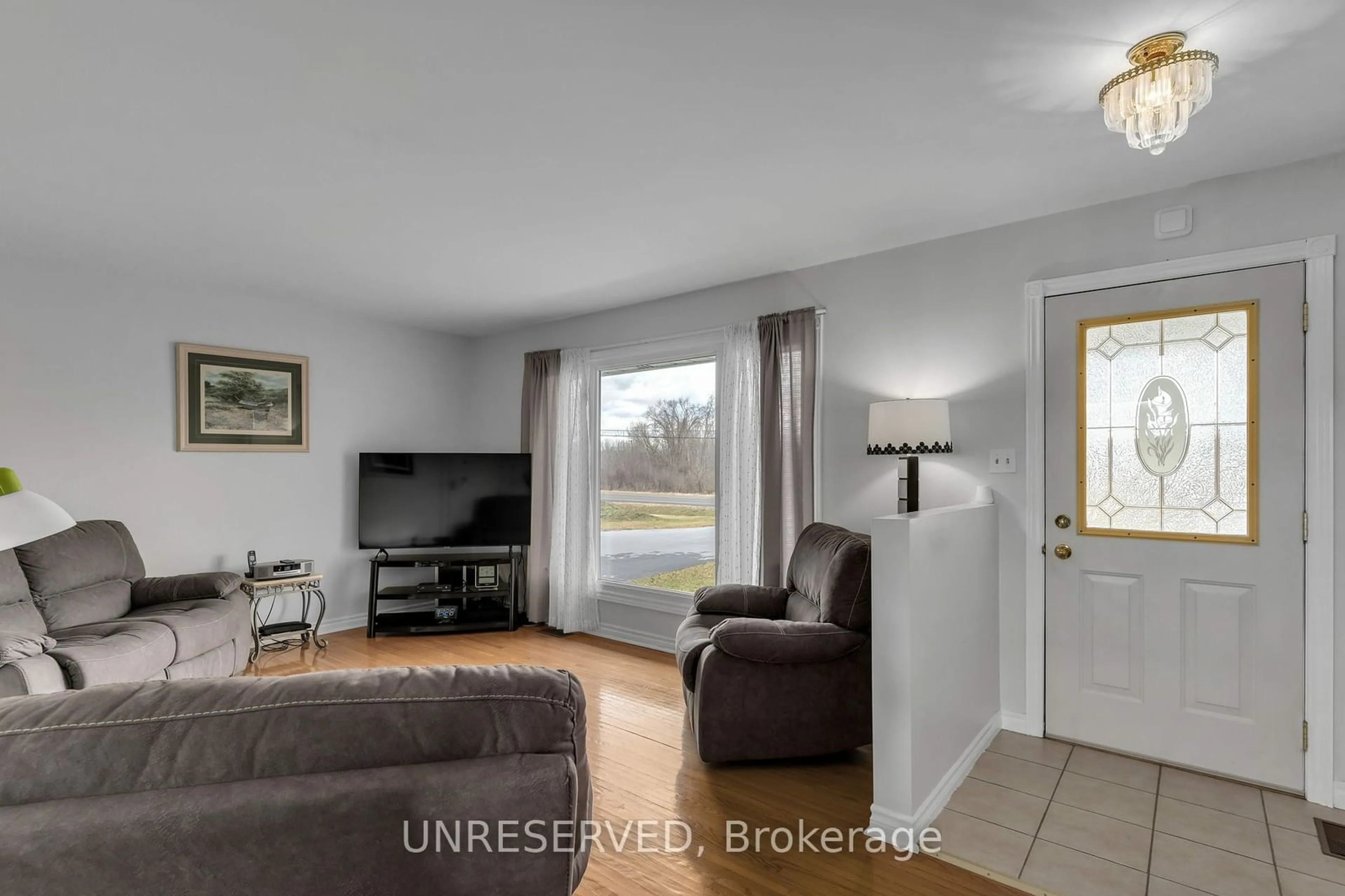 Living room, unknown floor for 4791 Bellrock Rd, South Frontenac Ontario K0H 2W0