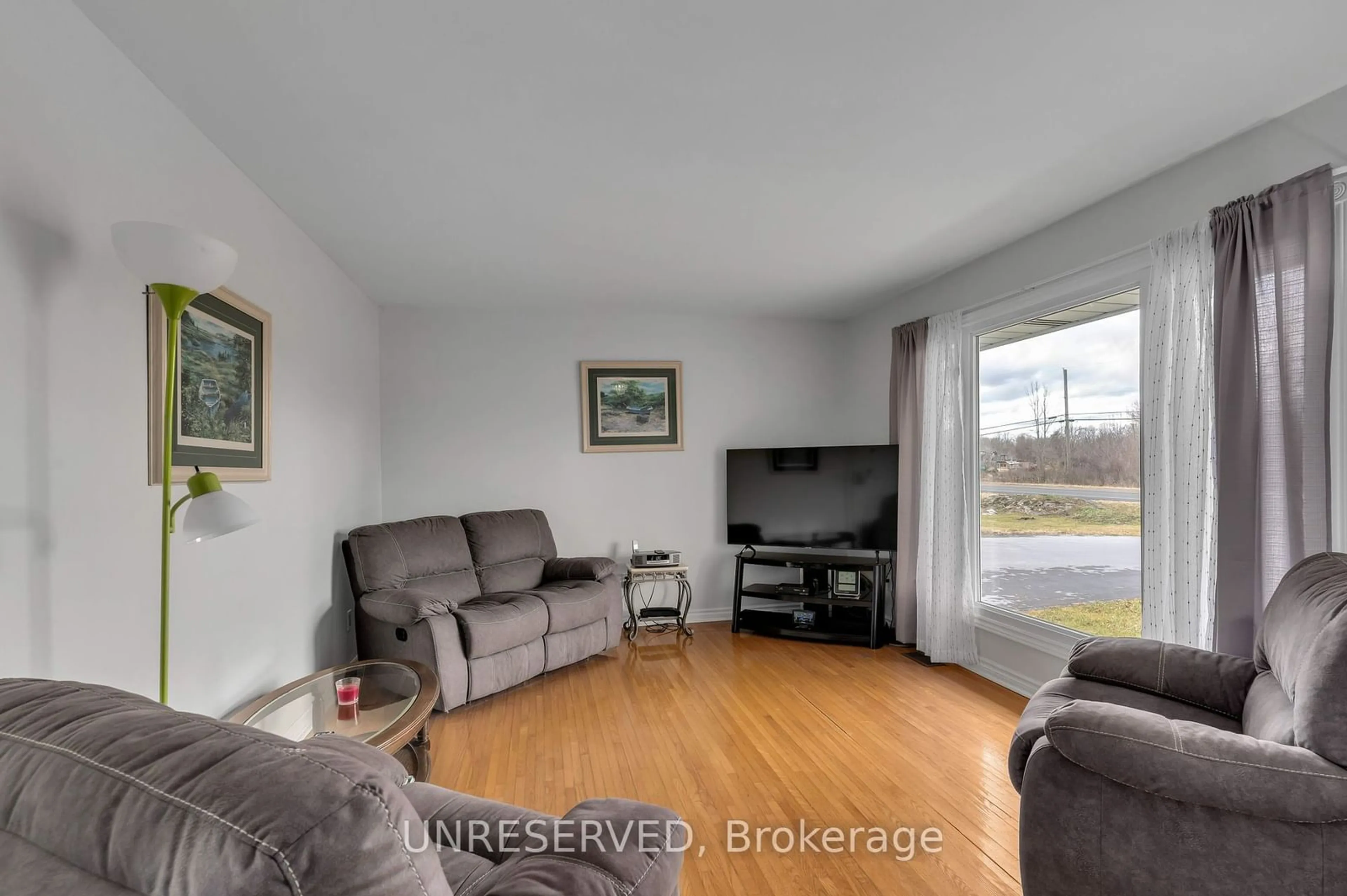 Living room, unknown floor for 4791 Bellrock Rd, South Frontenac Ontario K0H 2W0