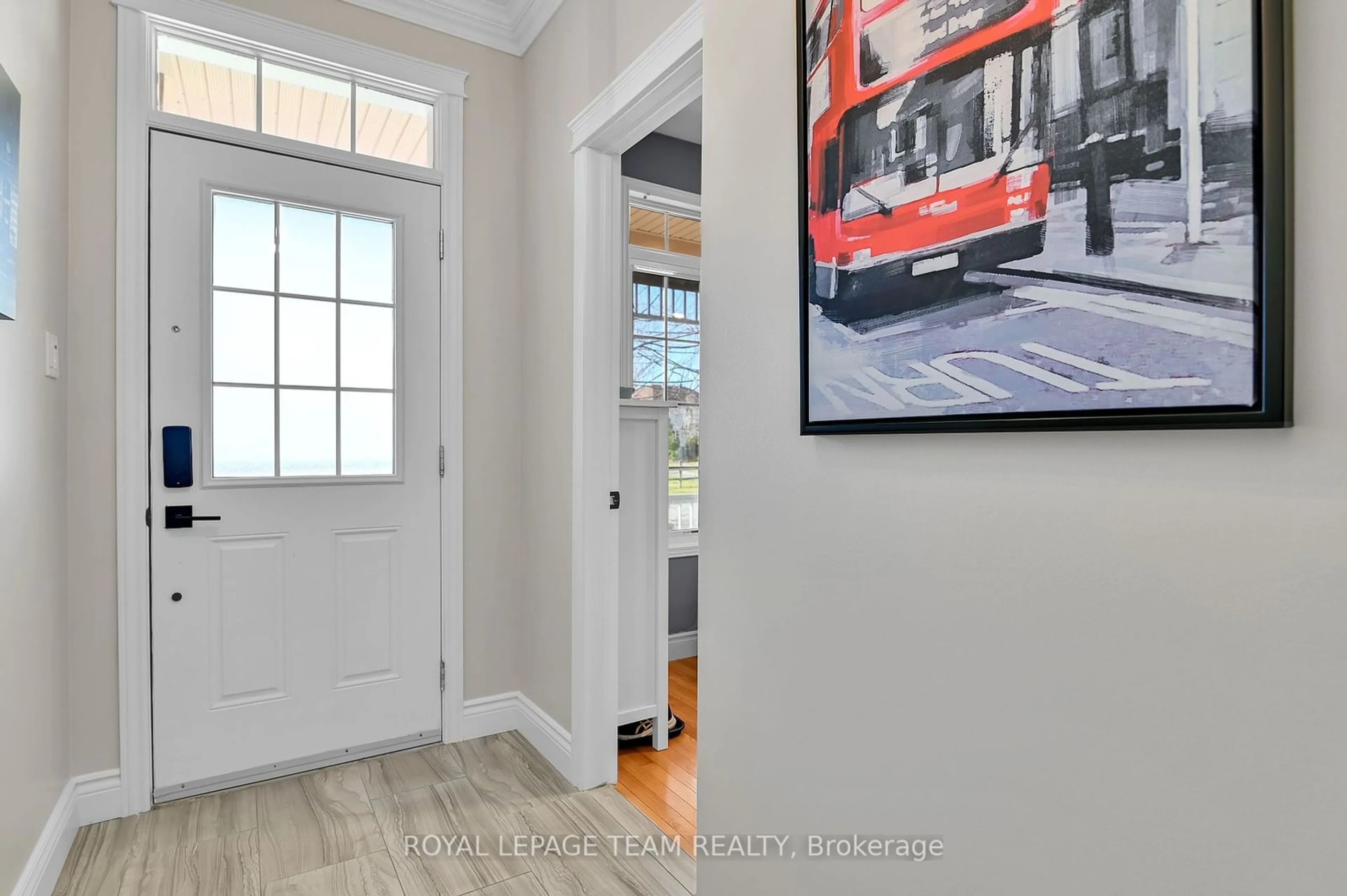 Indoor entryway, wood floors for 220 Allgrove Way, Stittsville - Munster - Richmond Ontario K2S 2H7