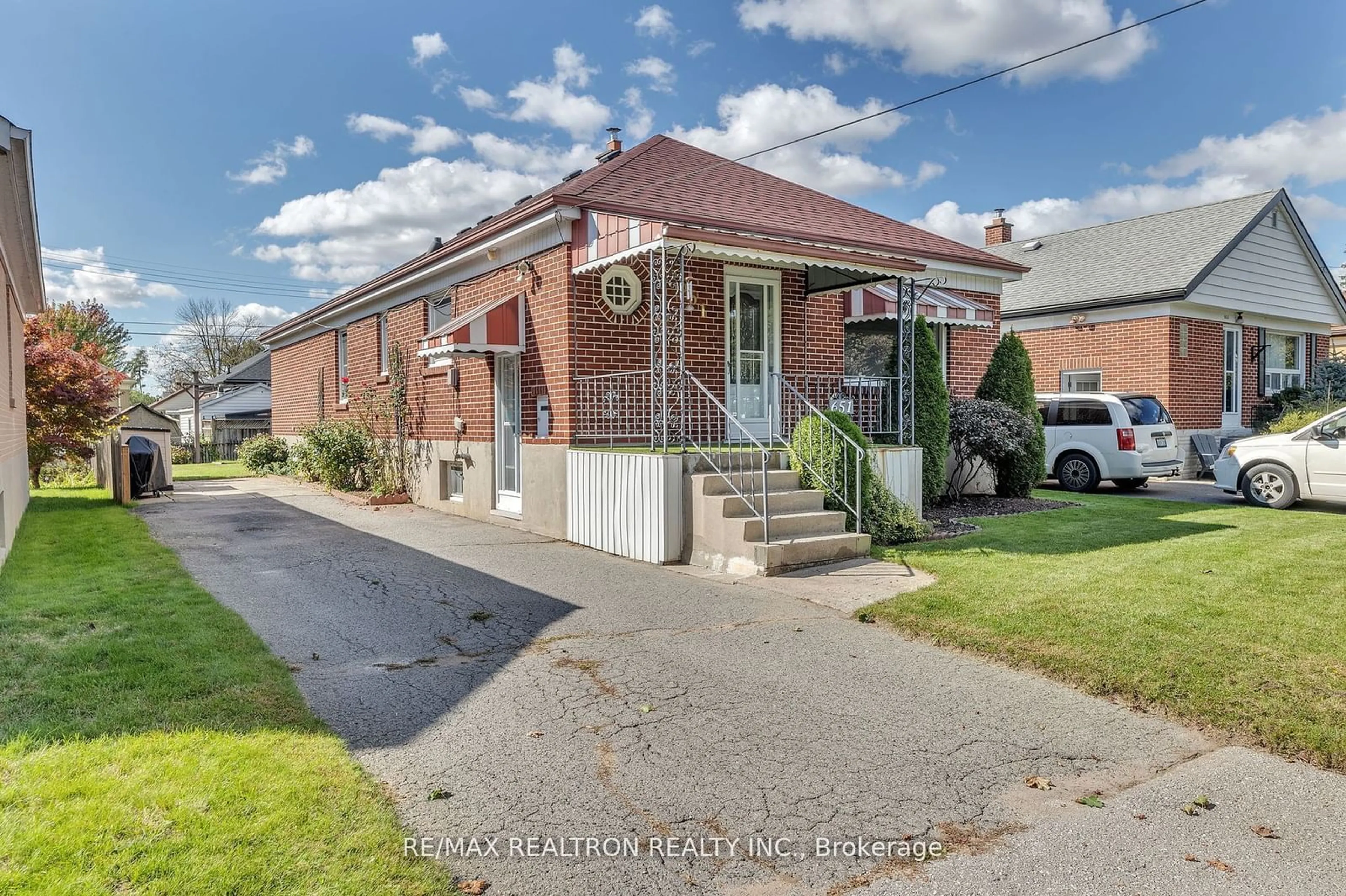 A pic from exterior of the house or condo, the street view for 651 Chester St, Peterborough Ontario K9J 3B8