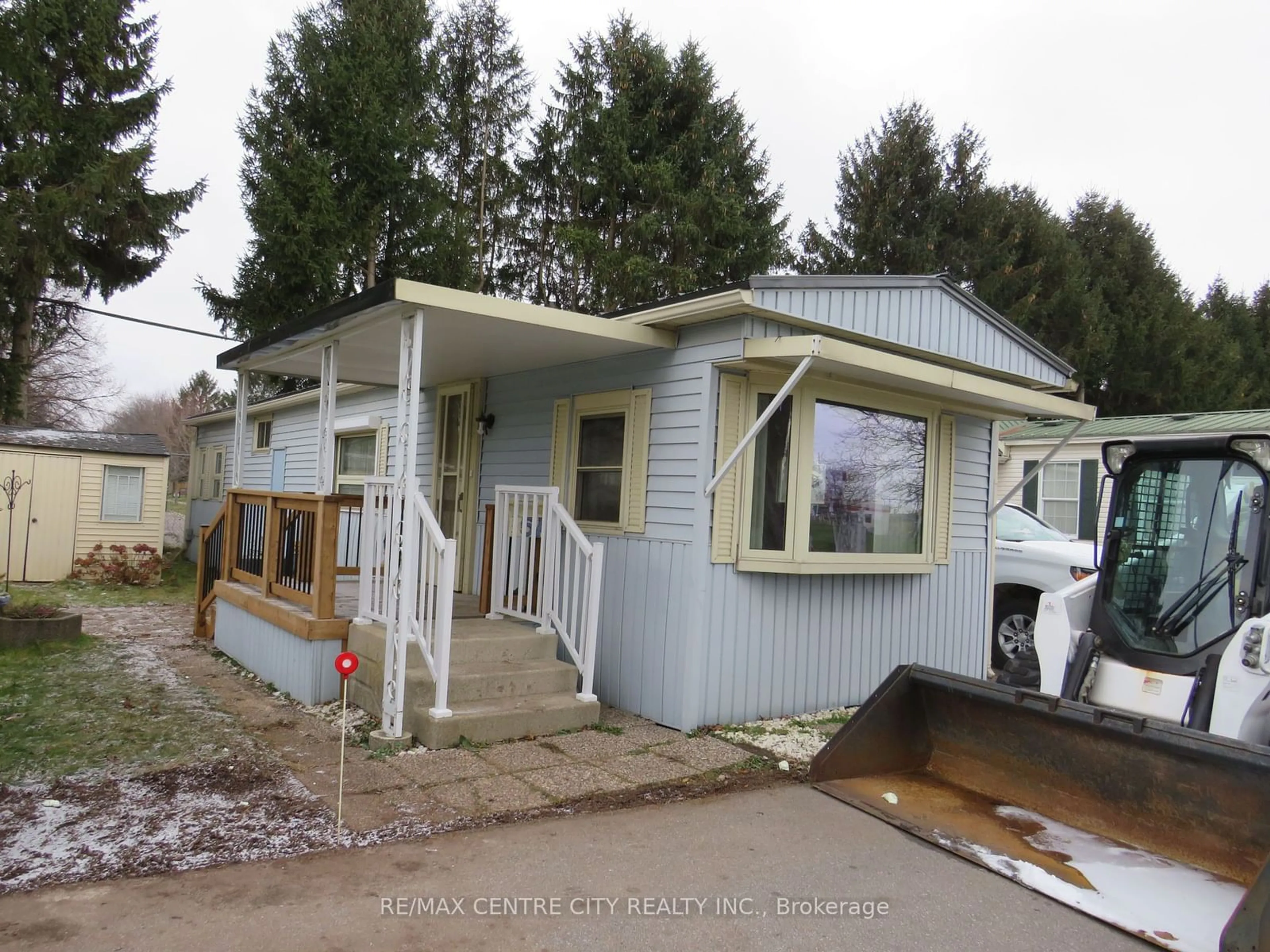 Frontside or backside of a home, cottage for 2189 Dundas St #5A, London Ontario N5V 1H3