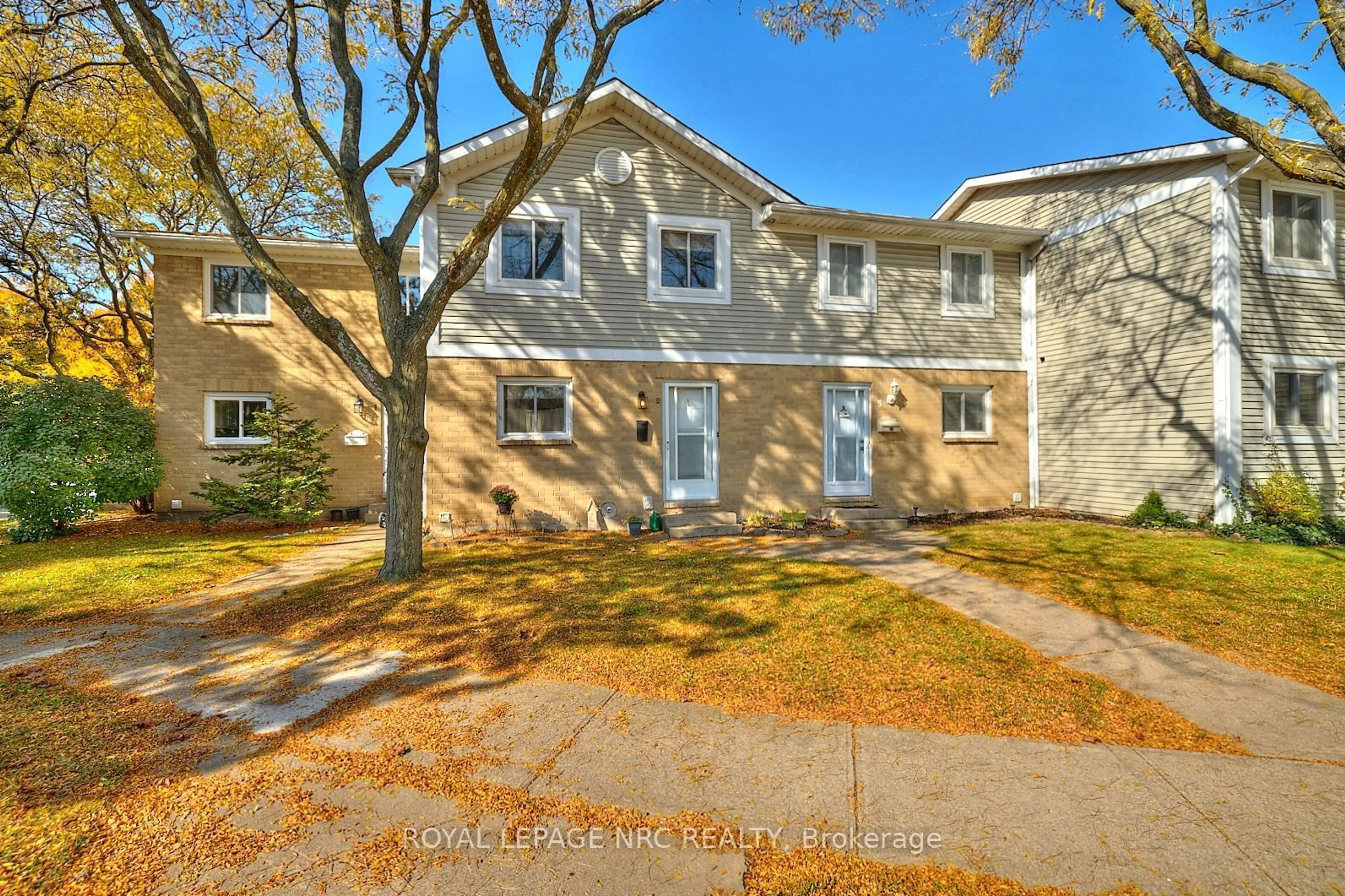 A pic from exterior of the house or condo, the street view for 38 ELMA St #2, St. Catharines Ontario L2N 6Z3