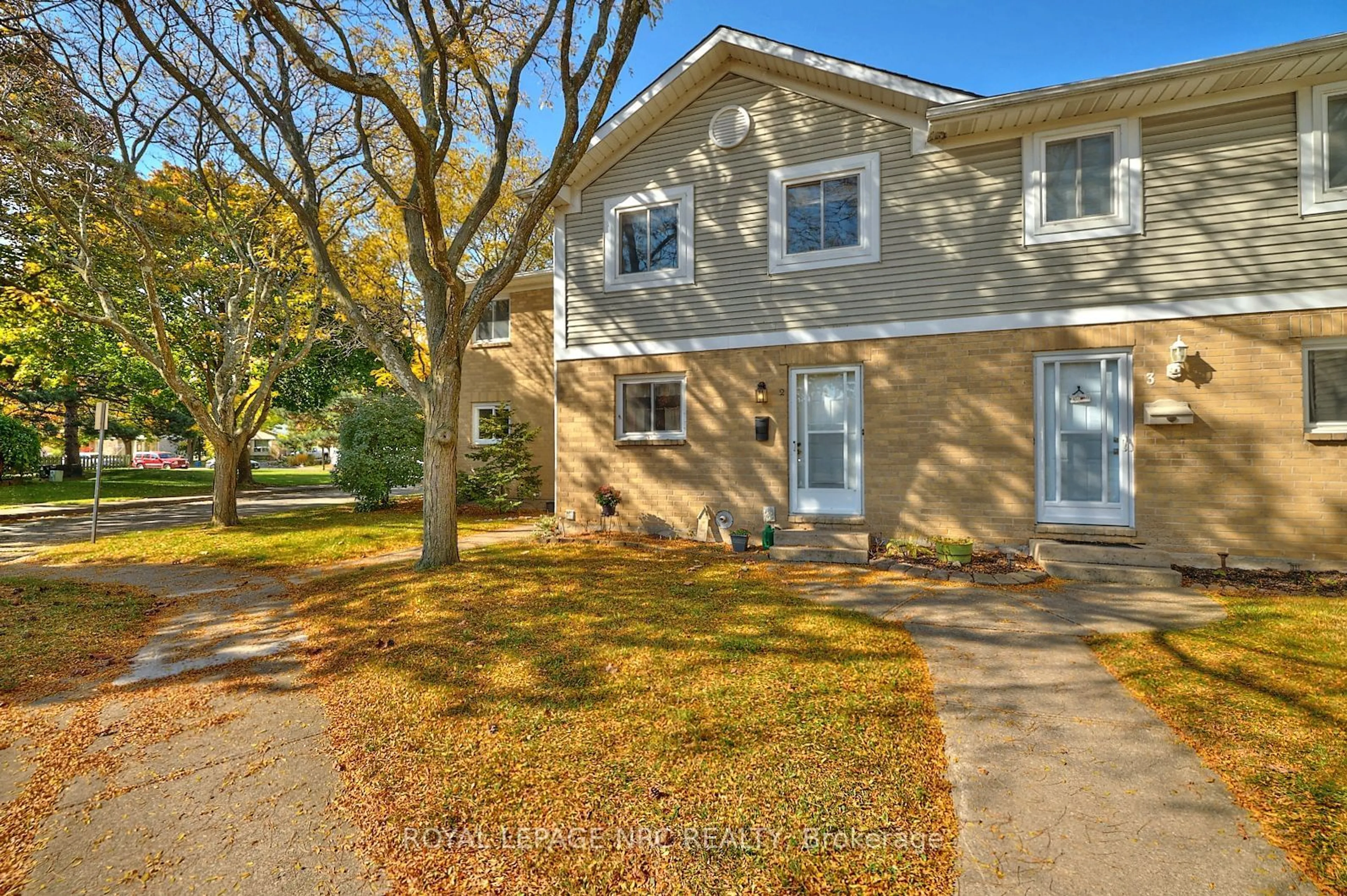 A pic from exterior of the house or condo, the street view for 38 ELMA St #2, St. Catharines Ontario L2N 6Z3