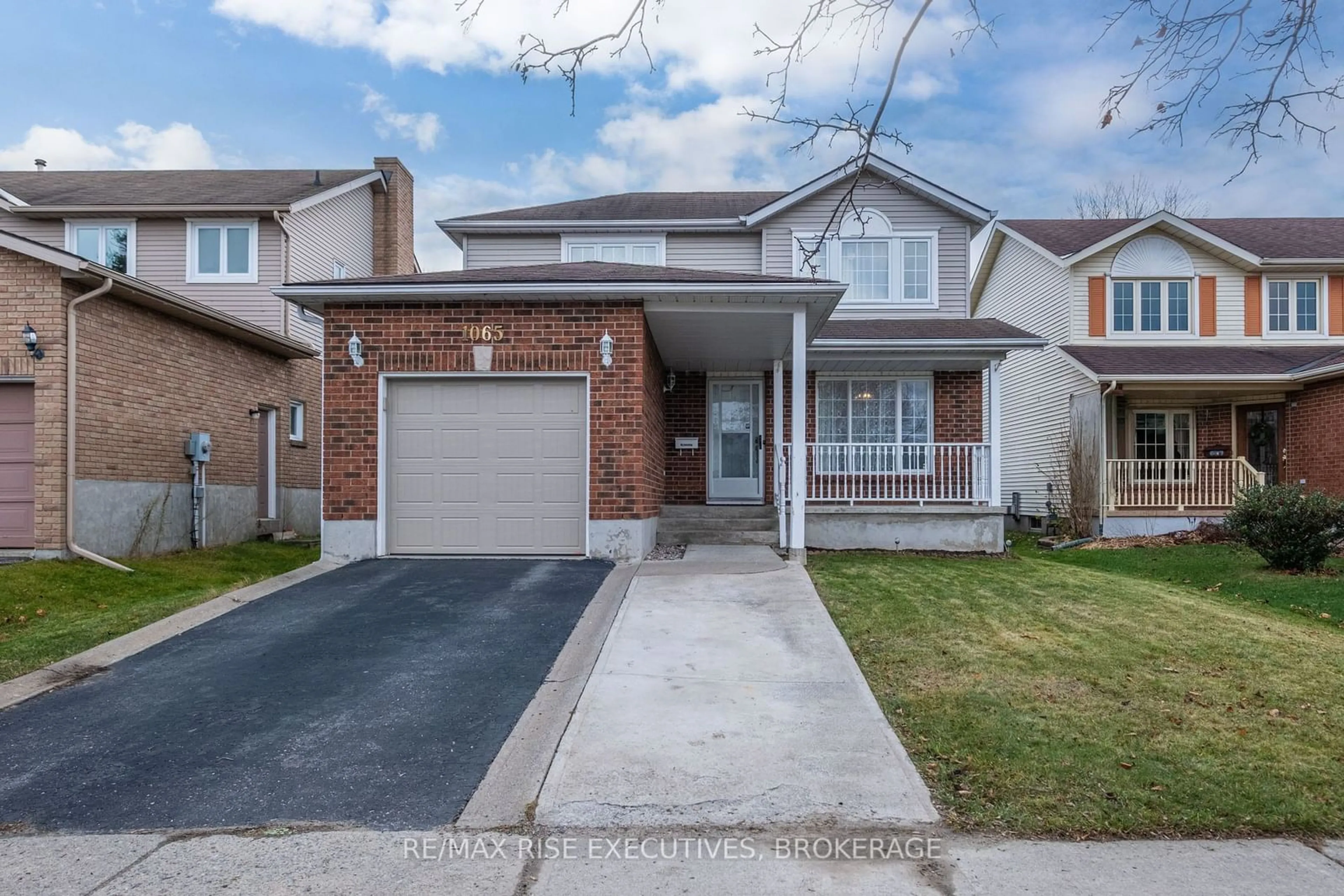 Frontside or backside of a home, cottage for 1065 Regatta Crt, Kingston Ontario K7M 8R2