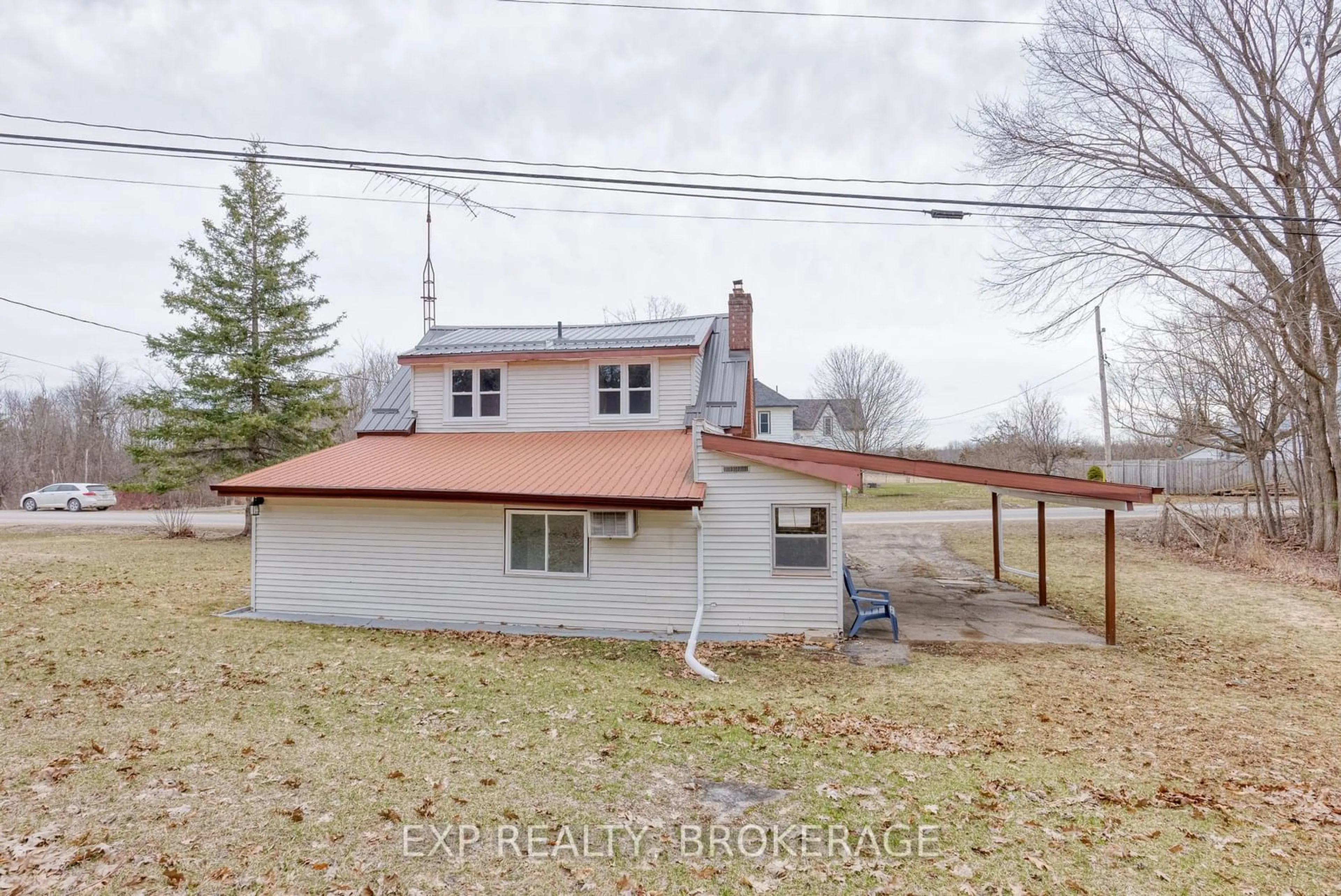 Frontside or backside of a home, cottage for 333 BURRIDGE Rd, South Frontenac Ontario K0H 1T0