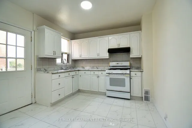 Additional property image - 64 Crooks St