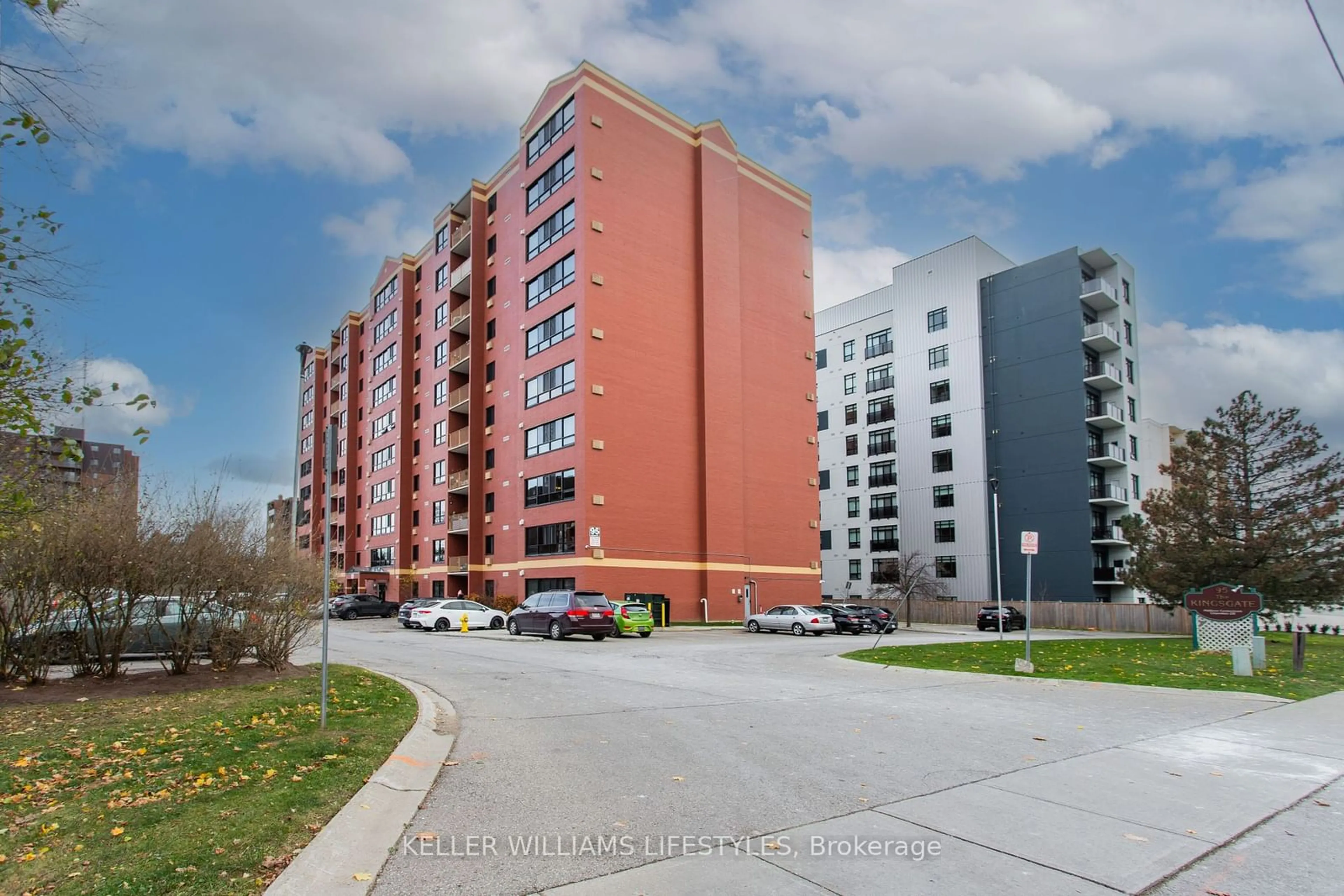 A pic from exterior of the house or condo, the front or back of building for 95 BASE LINE Rd #309, London Ontario N6J 4X3