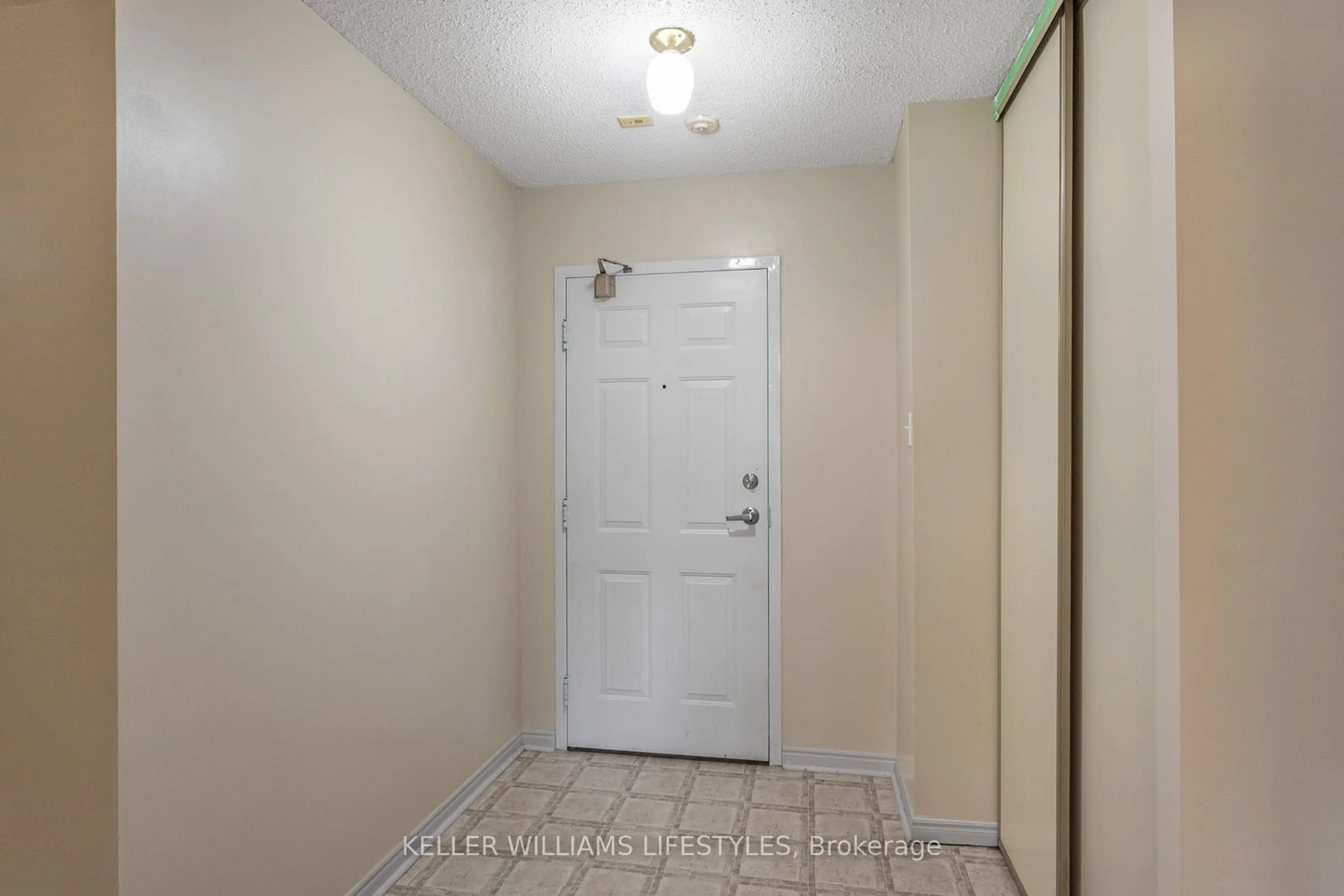 Indoor entryway, not visible floor for 95 BASE LINE Rd #309, London Ontario N6J 4X3