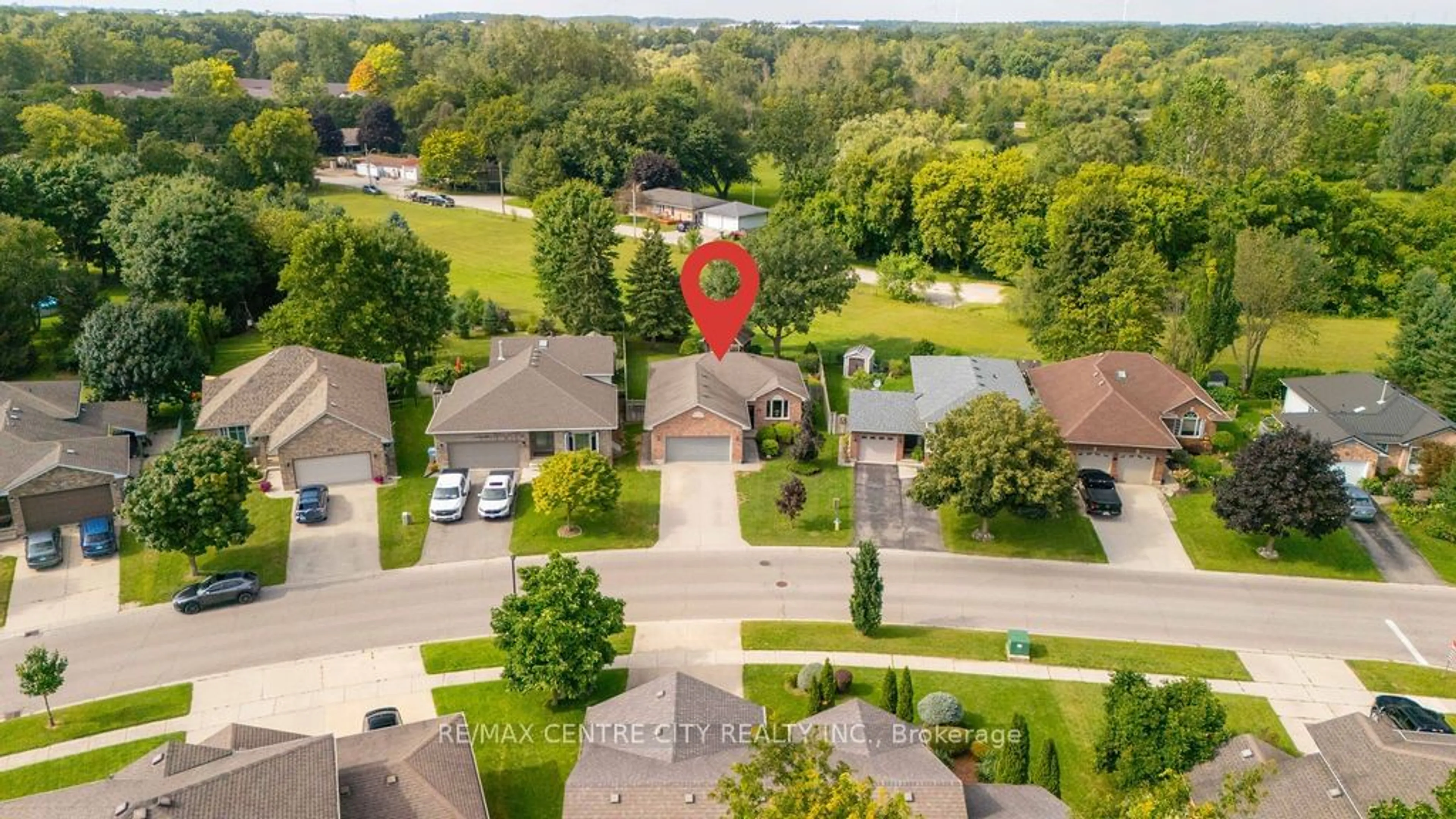 Frontside or backside of a home, the street view for 63 Parkview Dr, Strathroy-Caradoc Ontario N7G 4A2