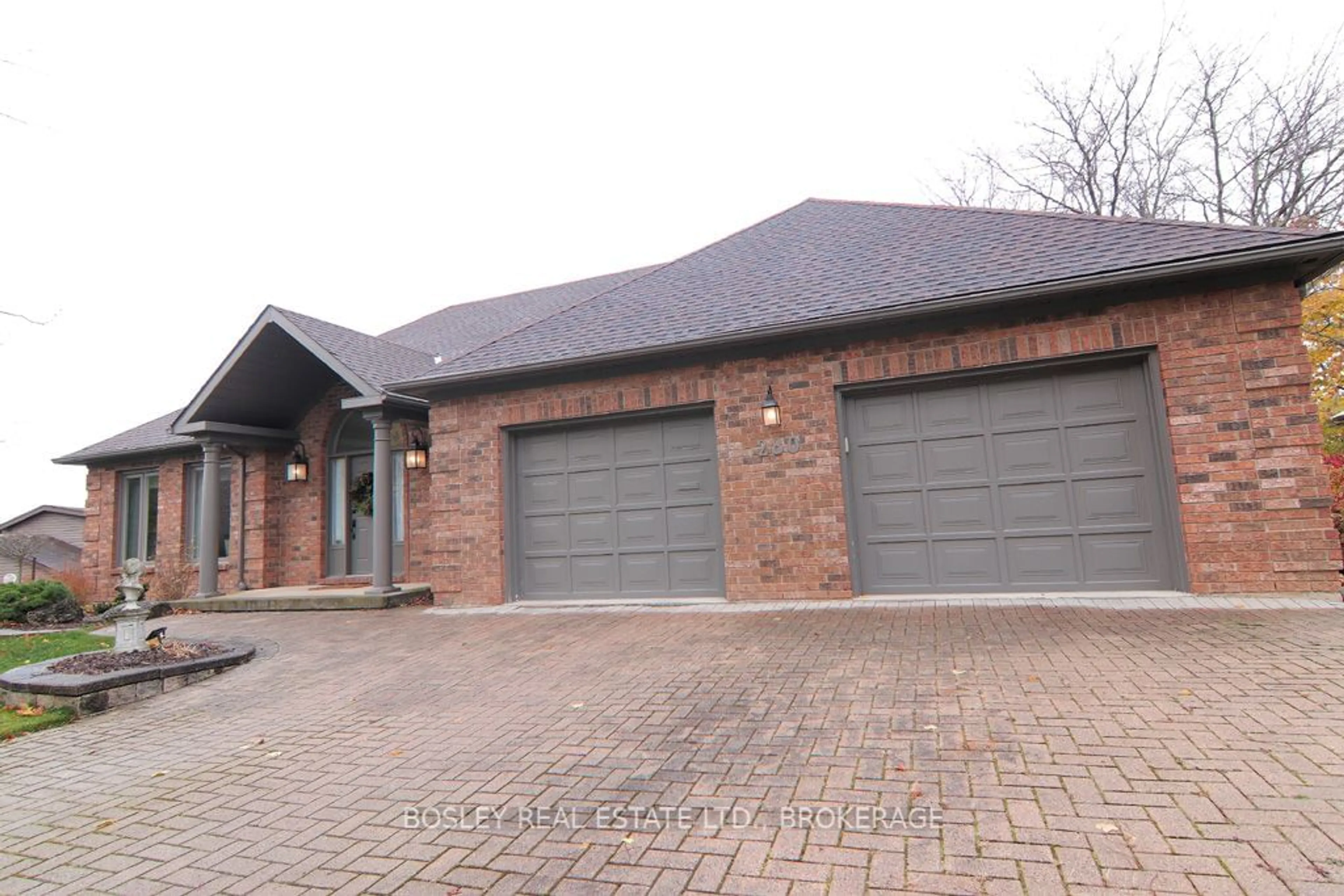 Home with brick exterior material for 280 Riverview Blvd, St. Catharines Ontario L2T 3N4