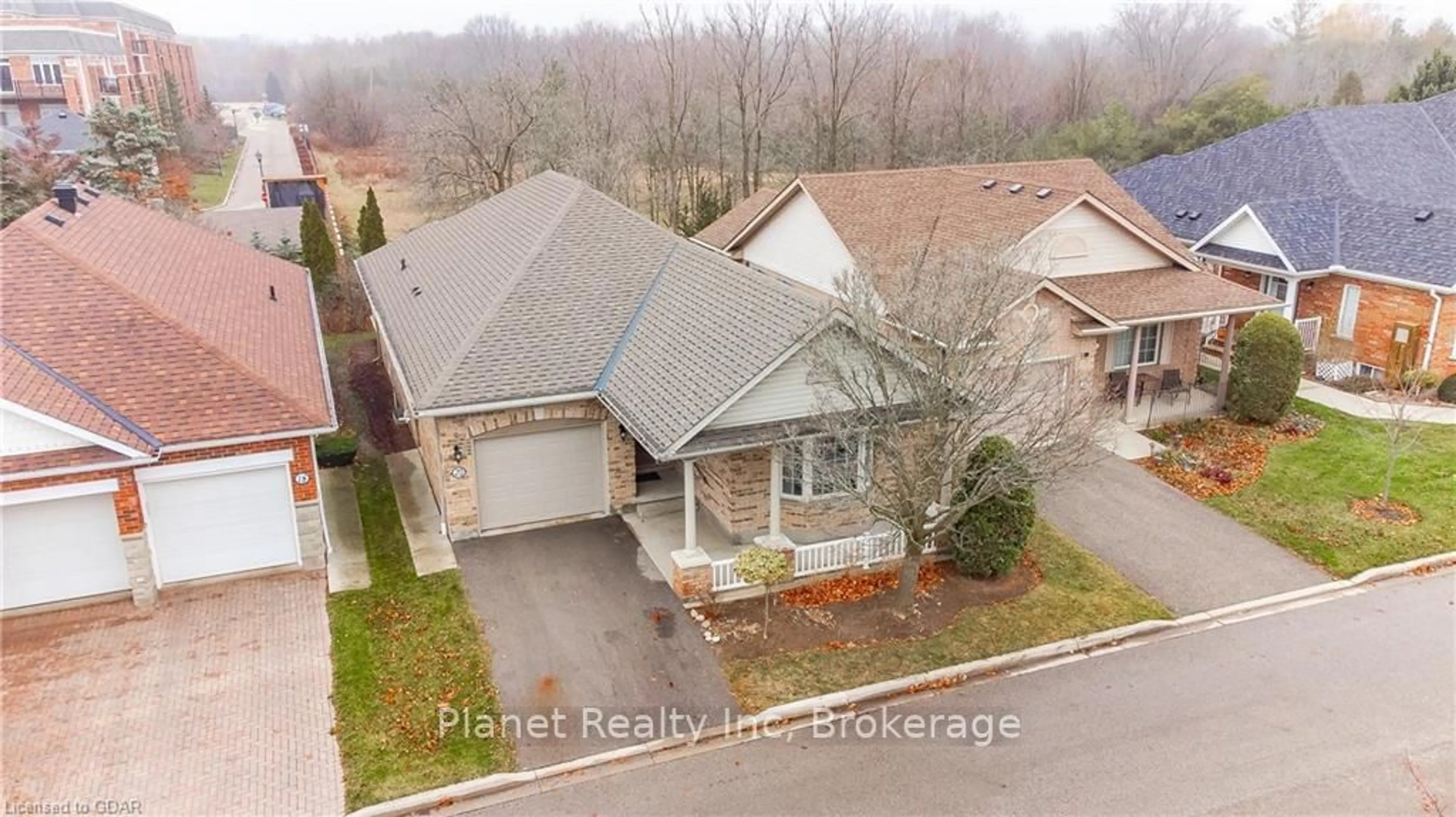 Frontside or backside of a home, the street view for 20 HONEYSUCKLE Dr, Guelph Ontario N1G 4X7